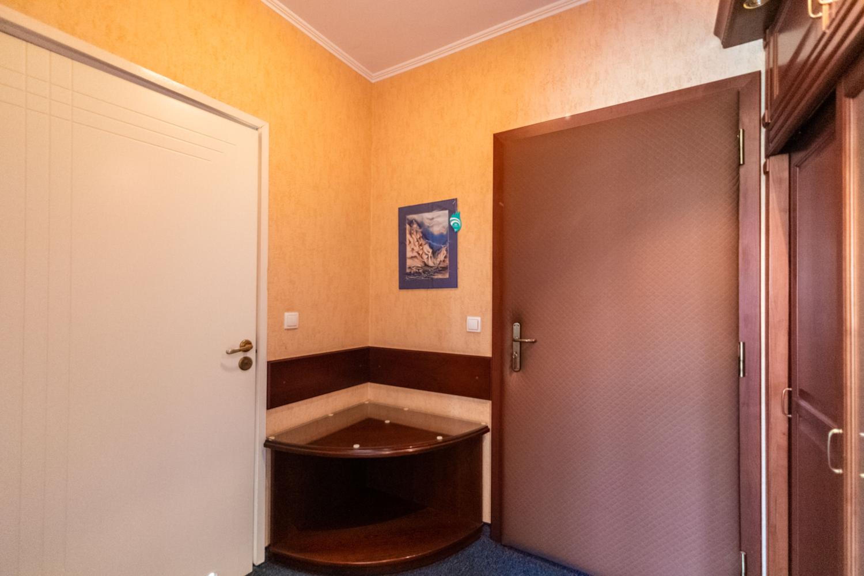 Budget Double Room - Photo 2
