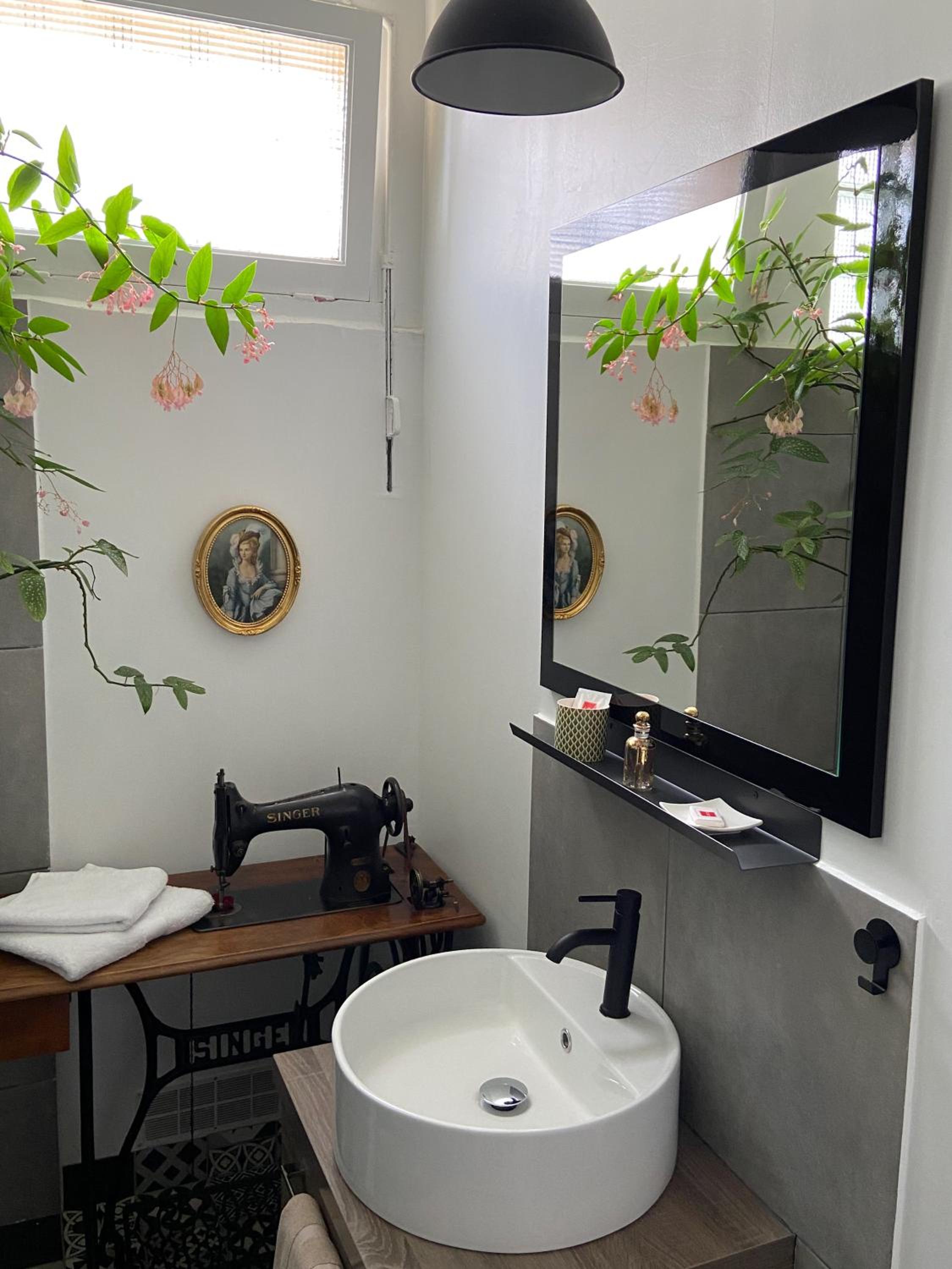 Double Room with Private Bathroom photo 2