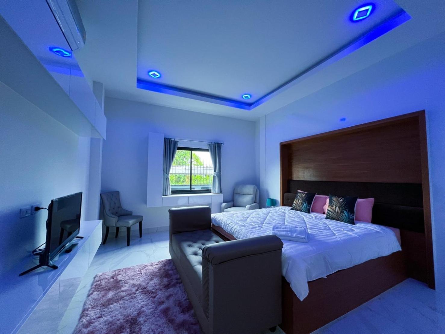 Three-Bedroom Villa photo 2