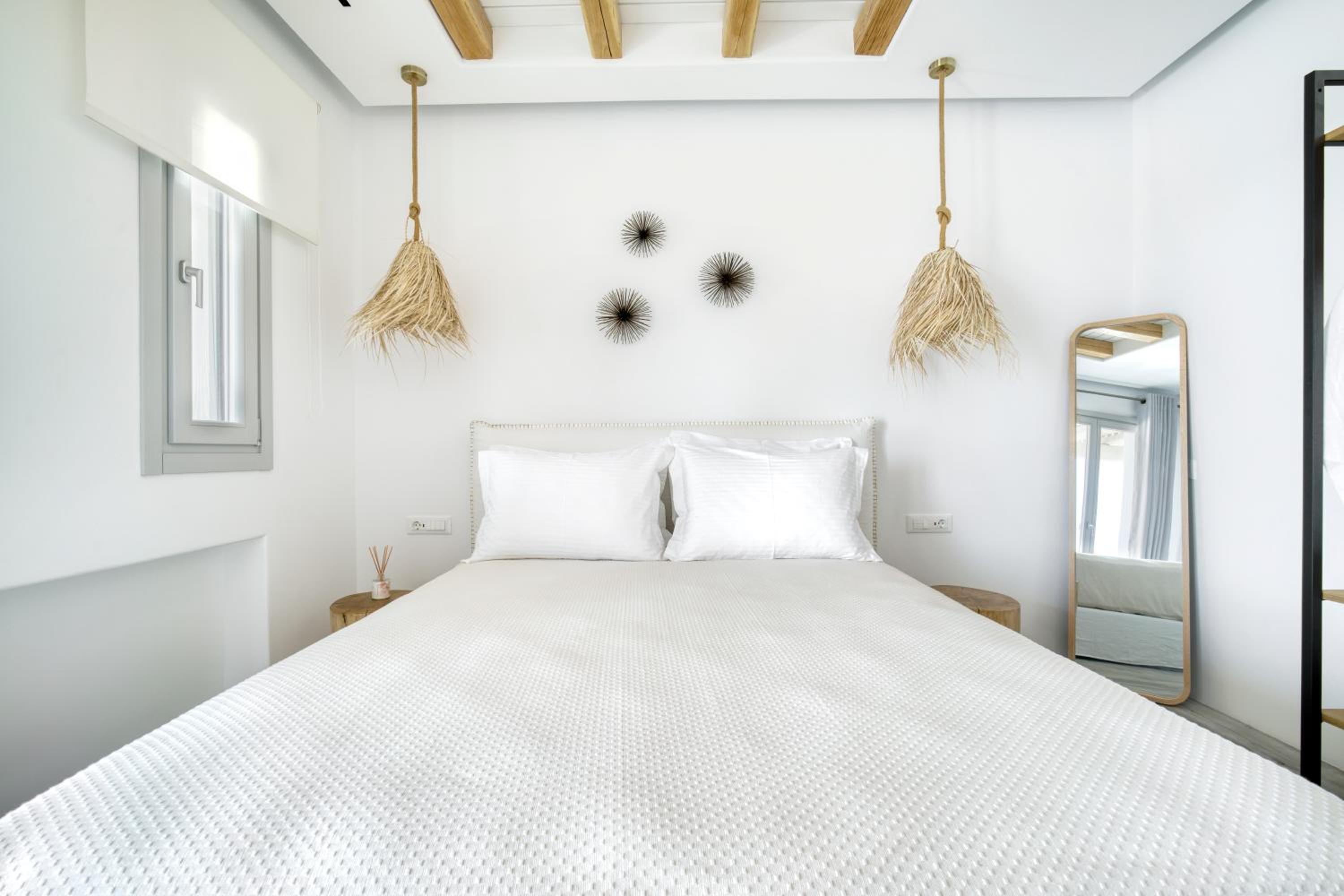 One-Bedroom House - Photo 18