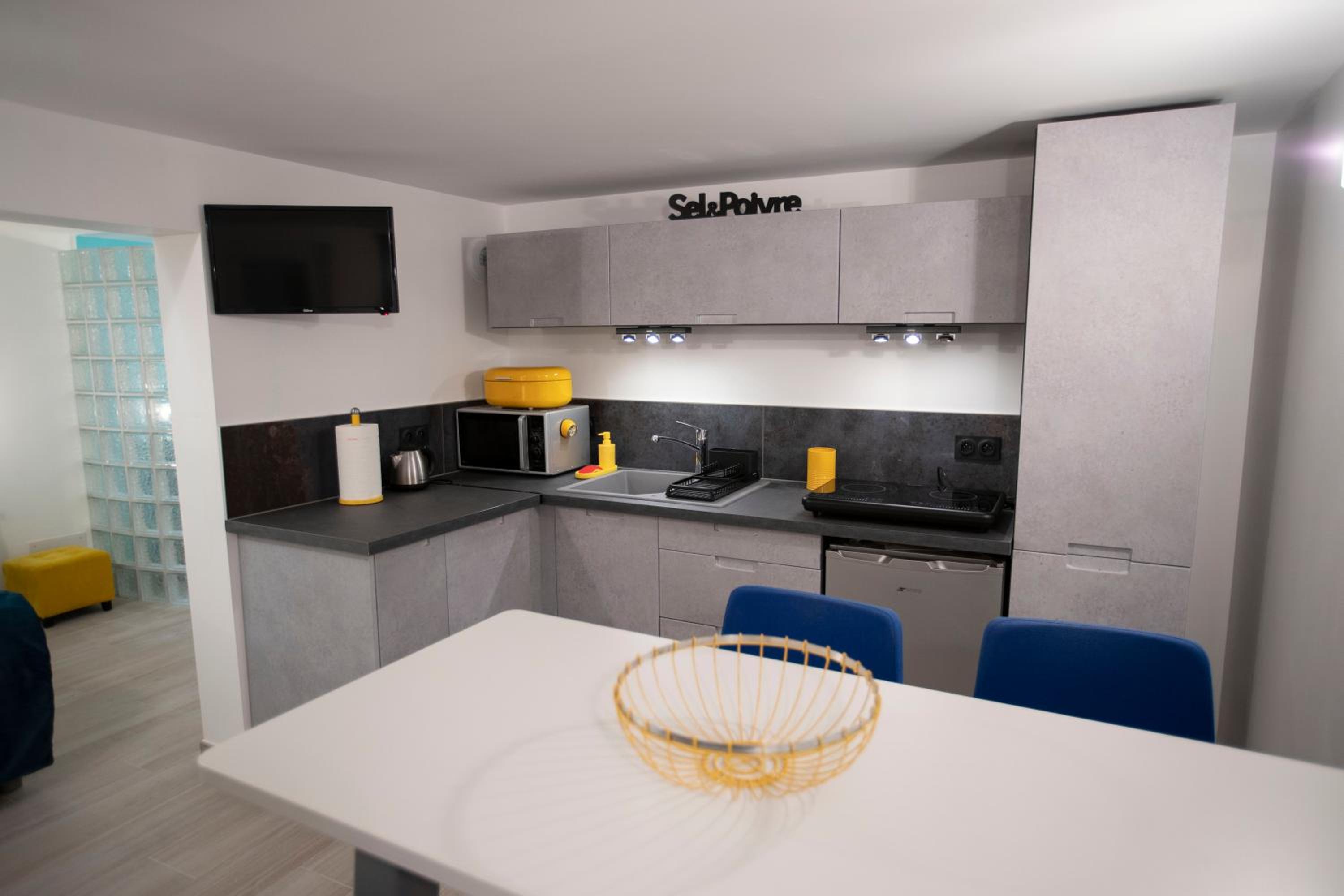 Studio with Terrace photo 2