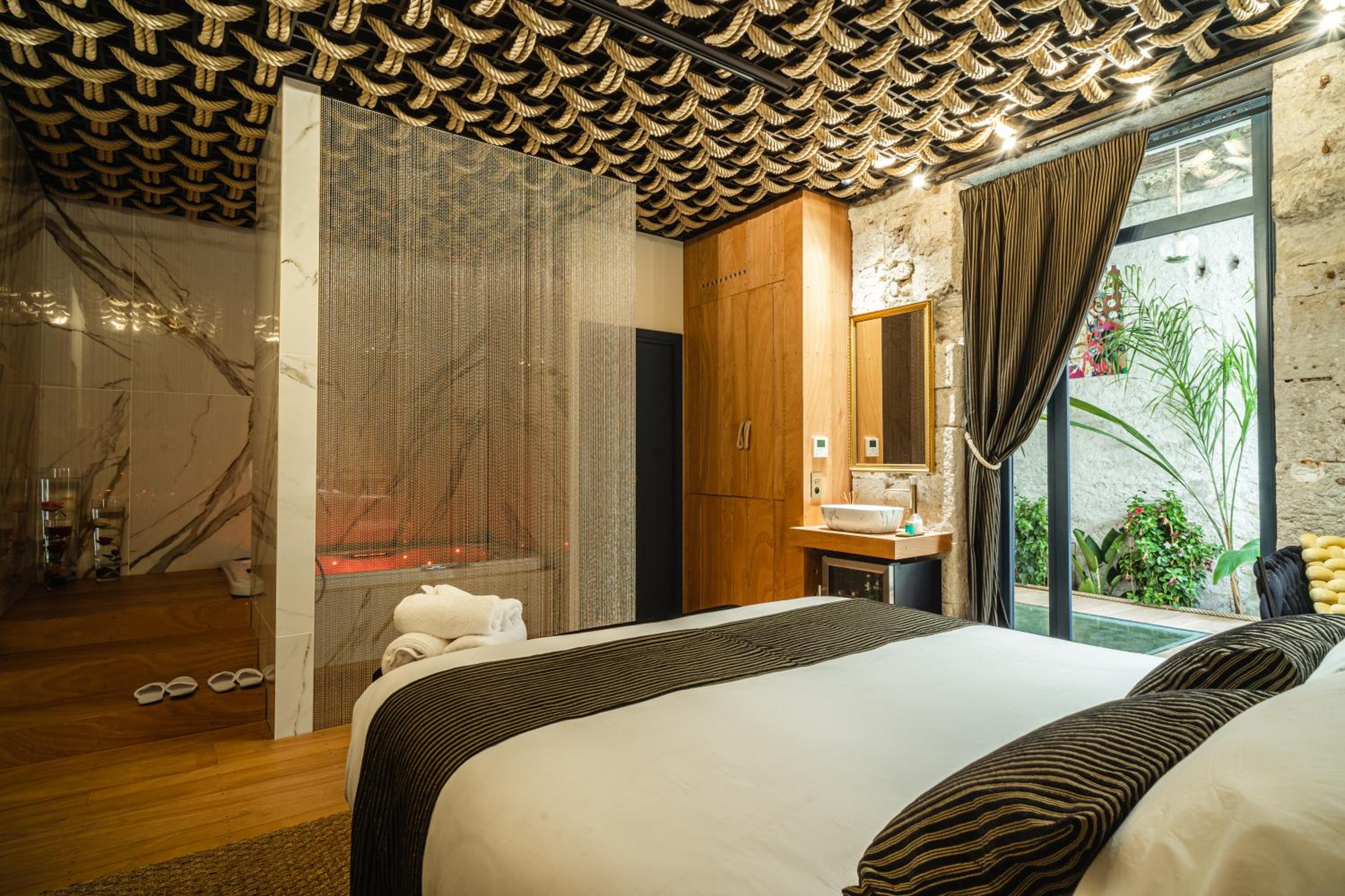 Deluxe Double Room - Photo 4