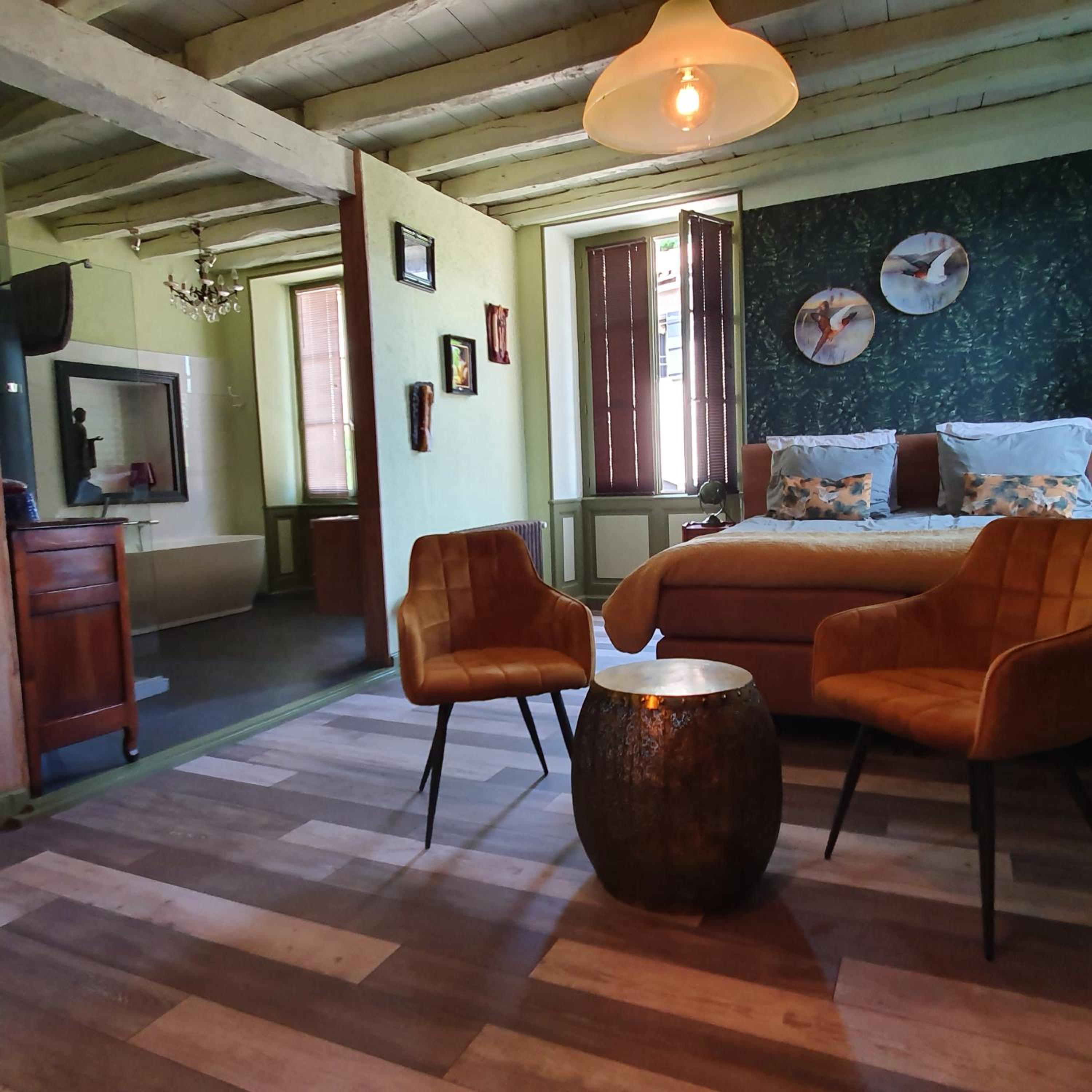 Deluxe Double Room with Bath photo 2