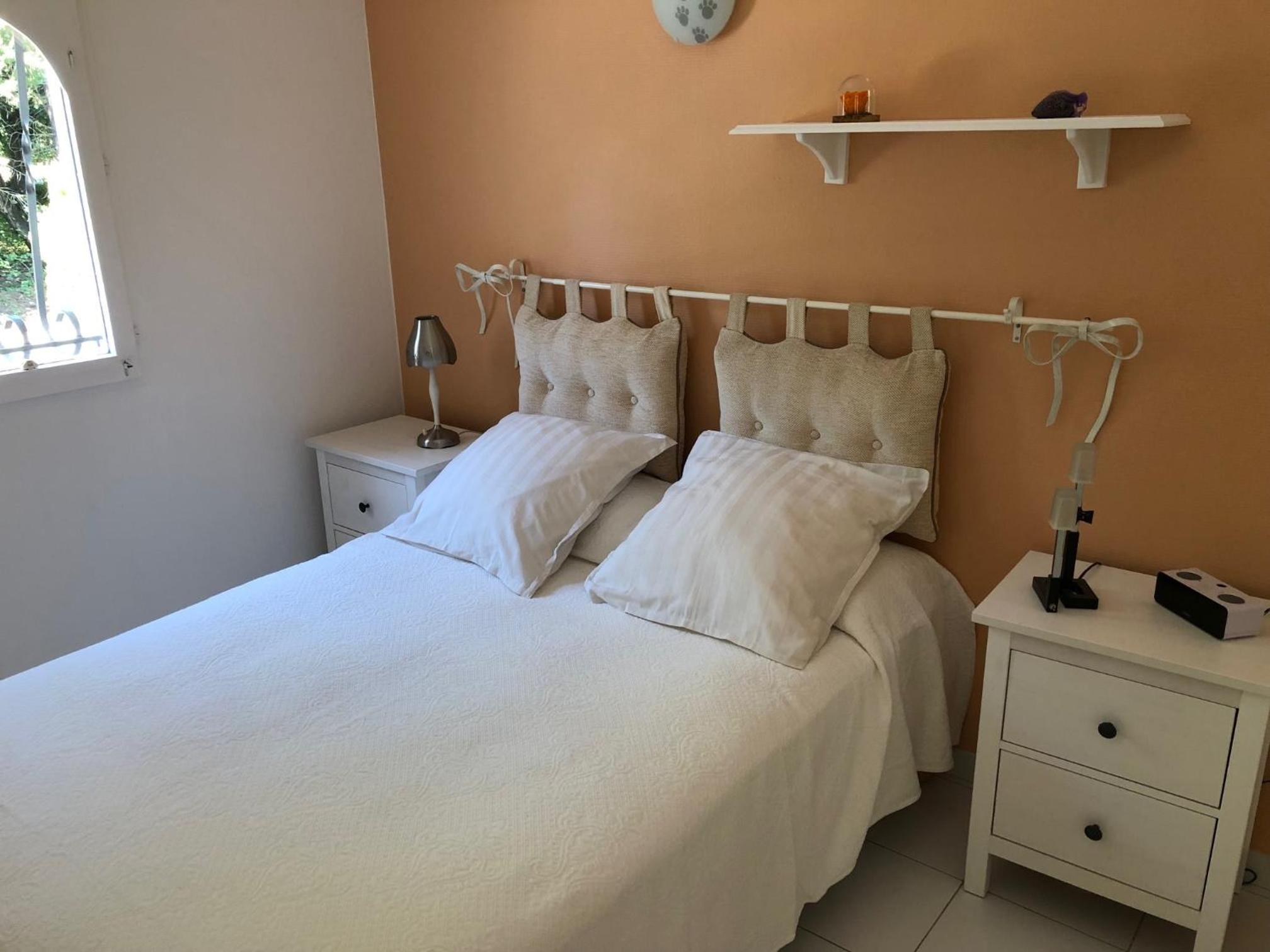 Quadruple Room with Private Bathroom - Photo 7