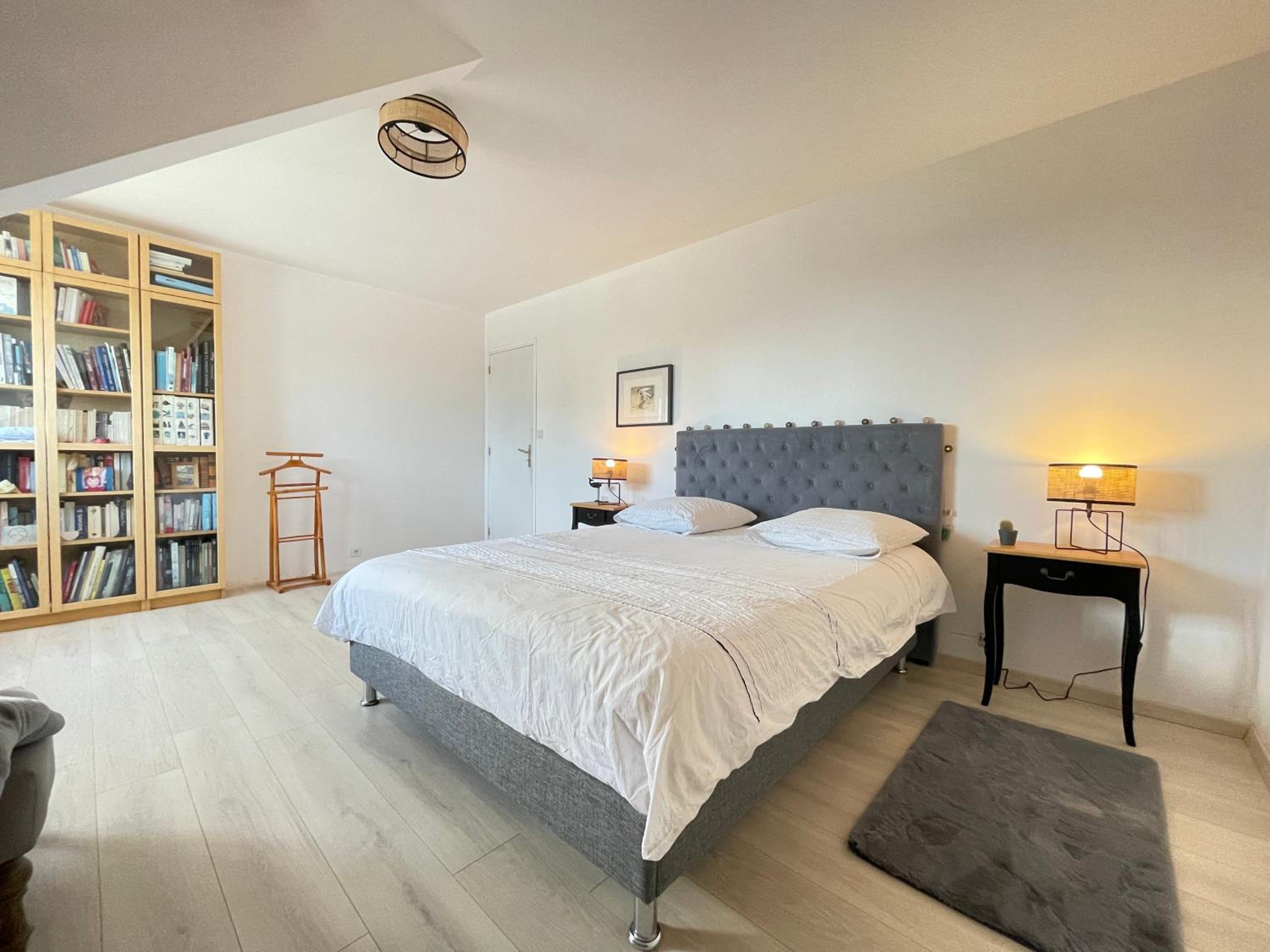 Deluxe Room - Photo 1