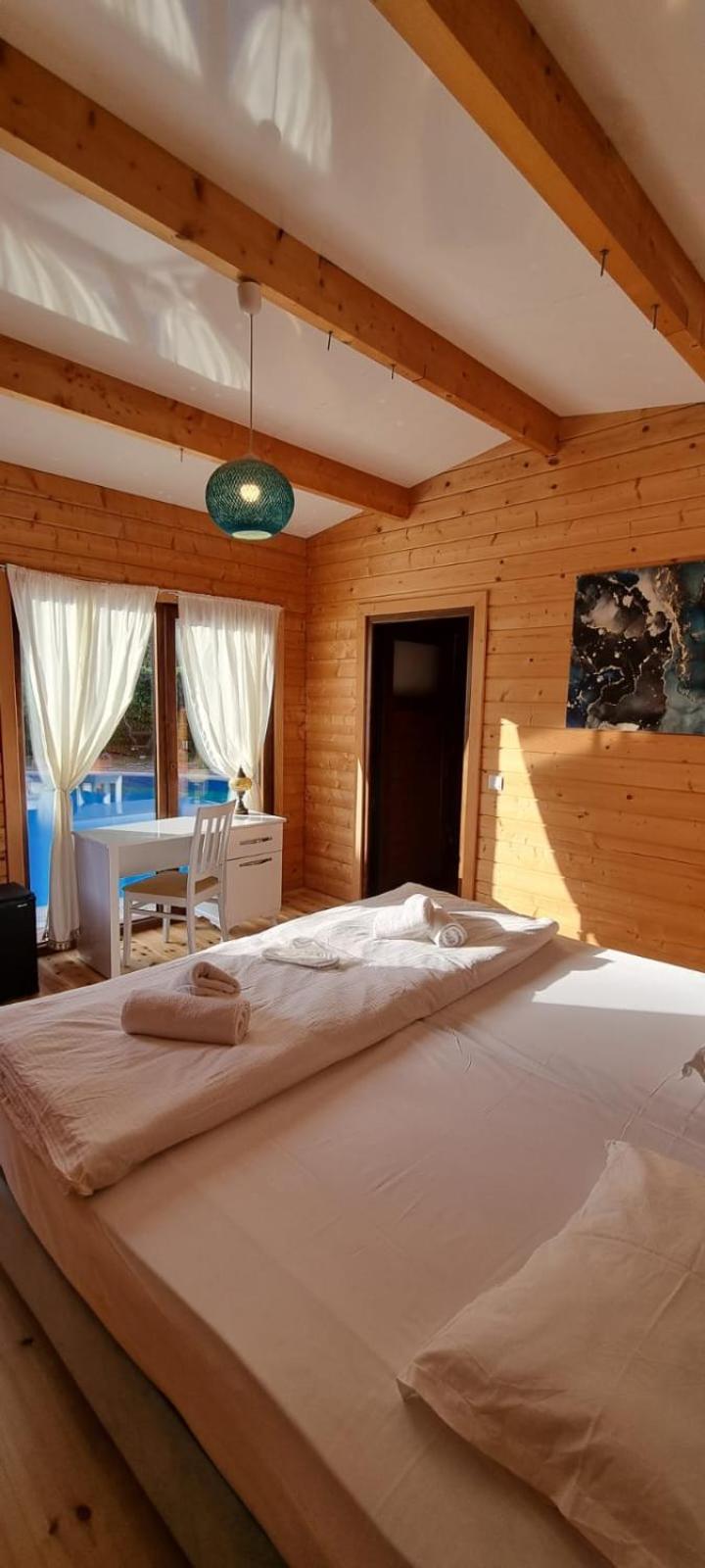 Double Room with Pool View photo 1