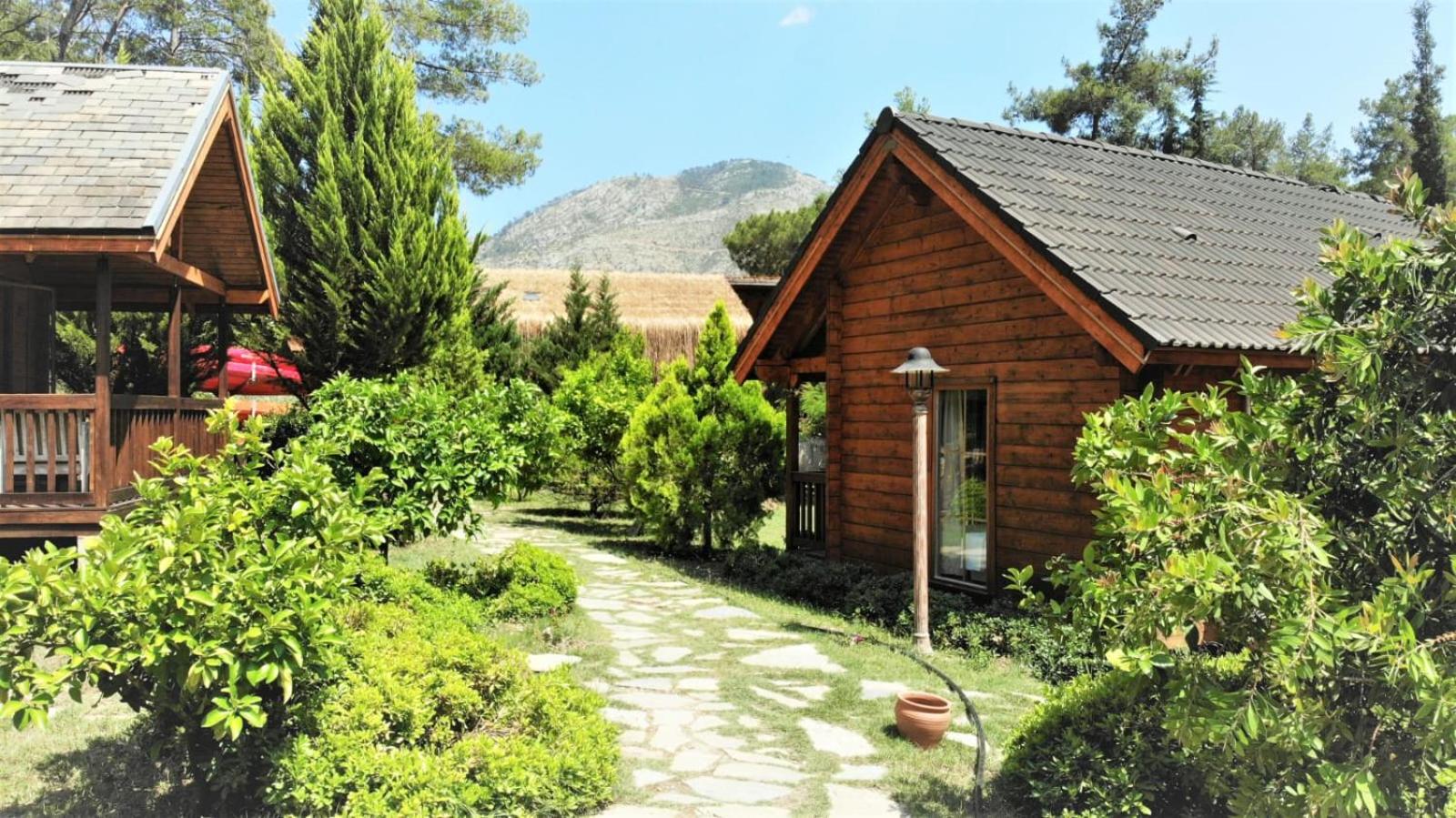 Bungalow with Garden View photo 3