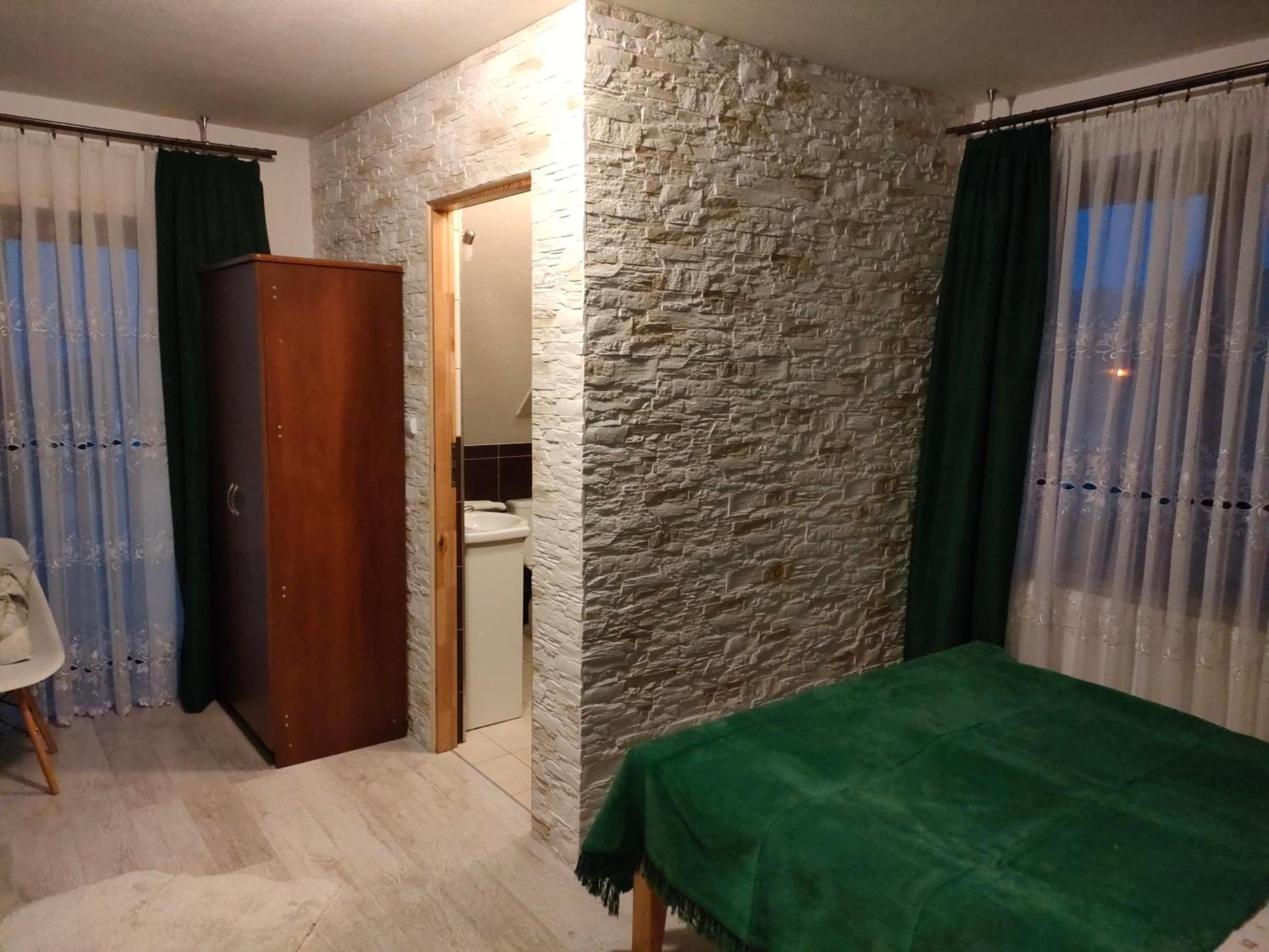 Quadruple Room with Balcony - Photo 5