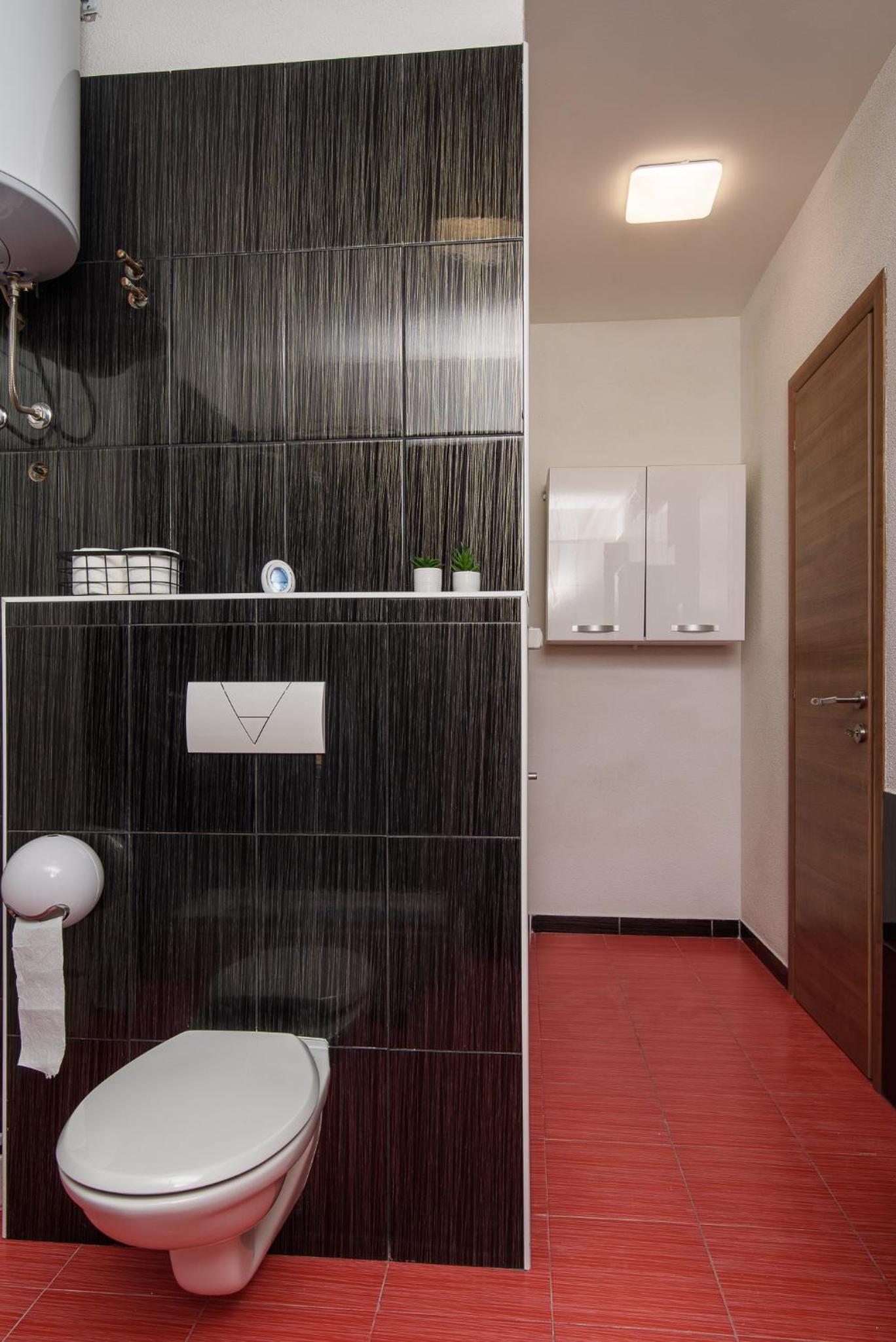 Two-Bedroom Apartment - Photo 8