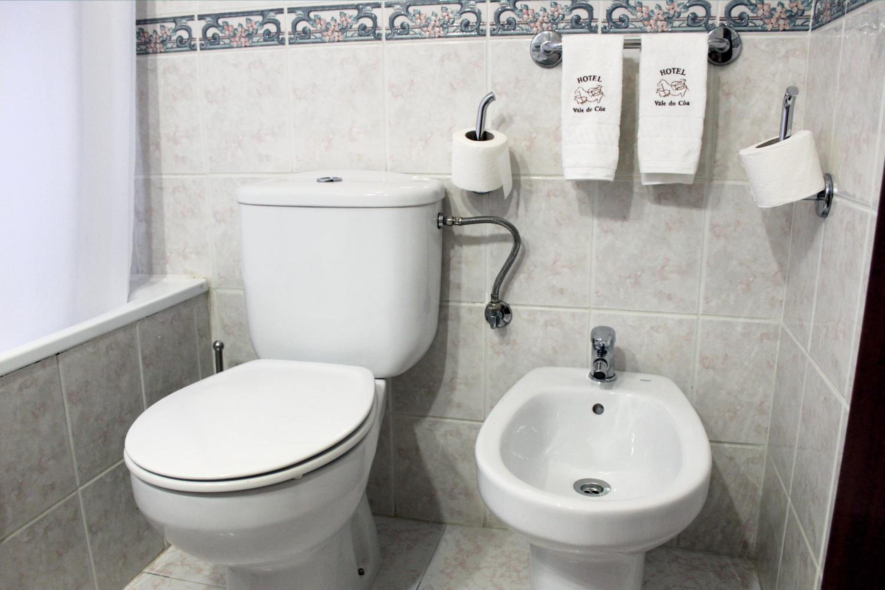 Double or Twin Room - Photo 12