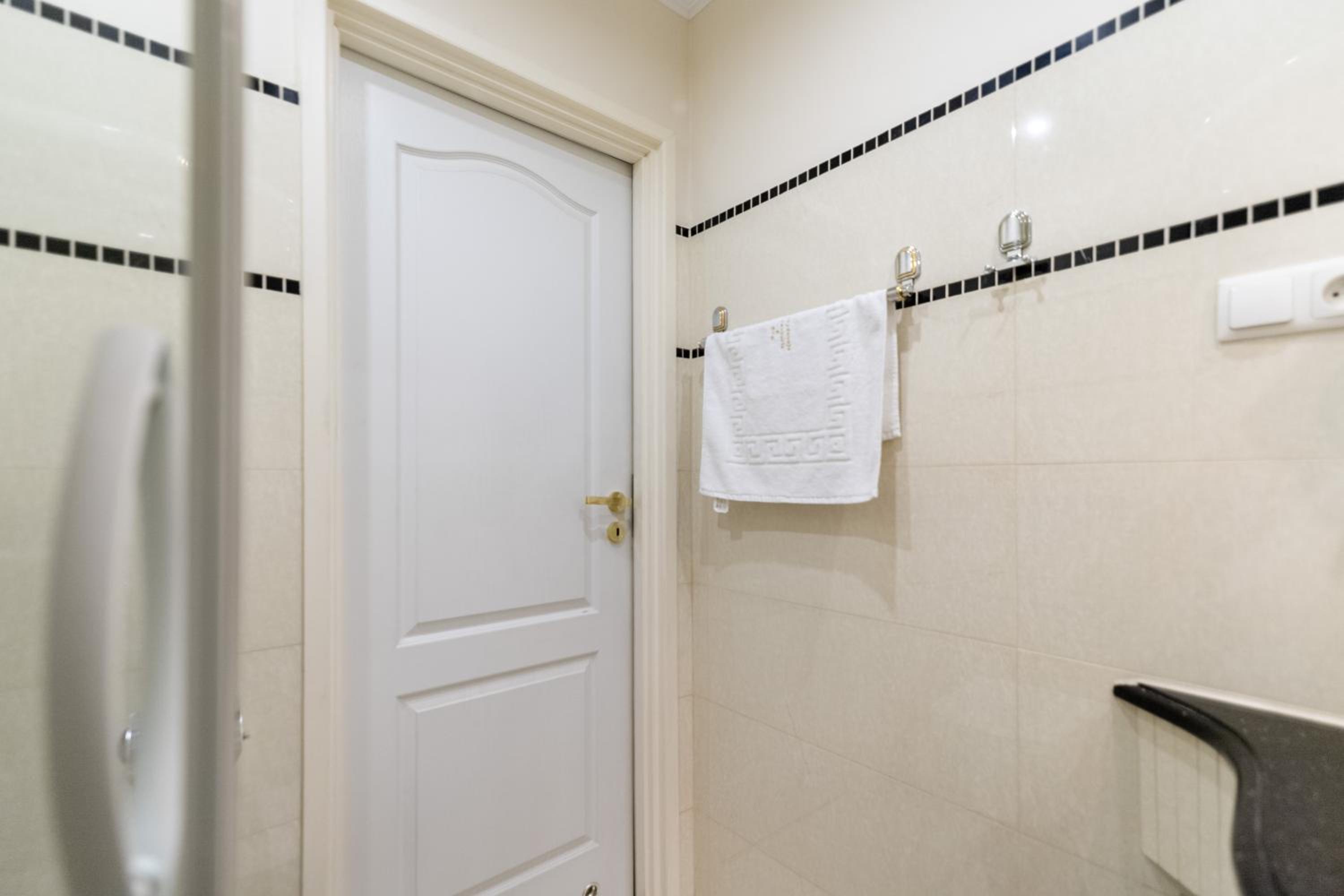 Basic Triple Room - Photo 12