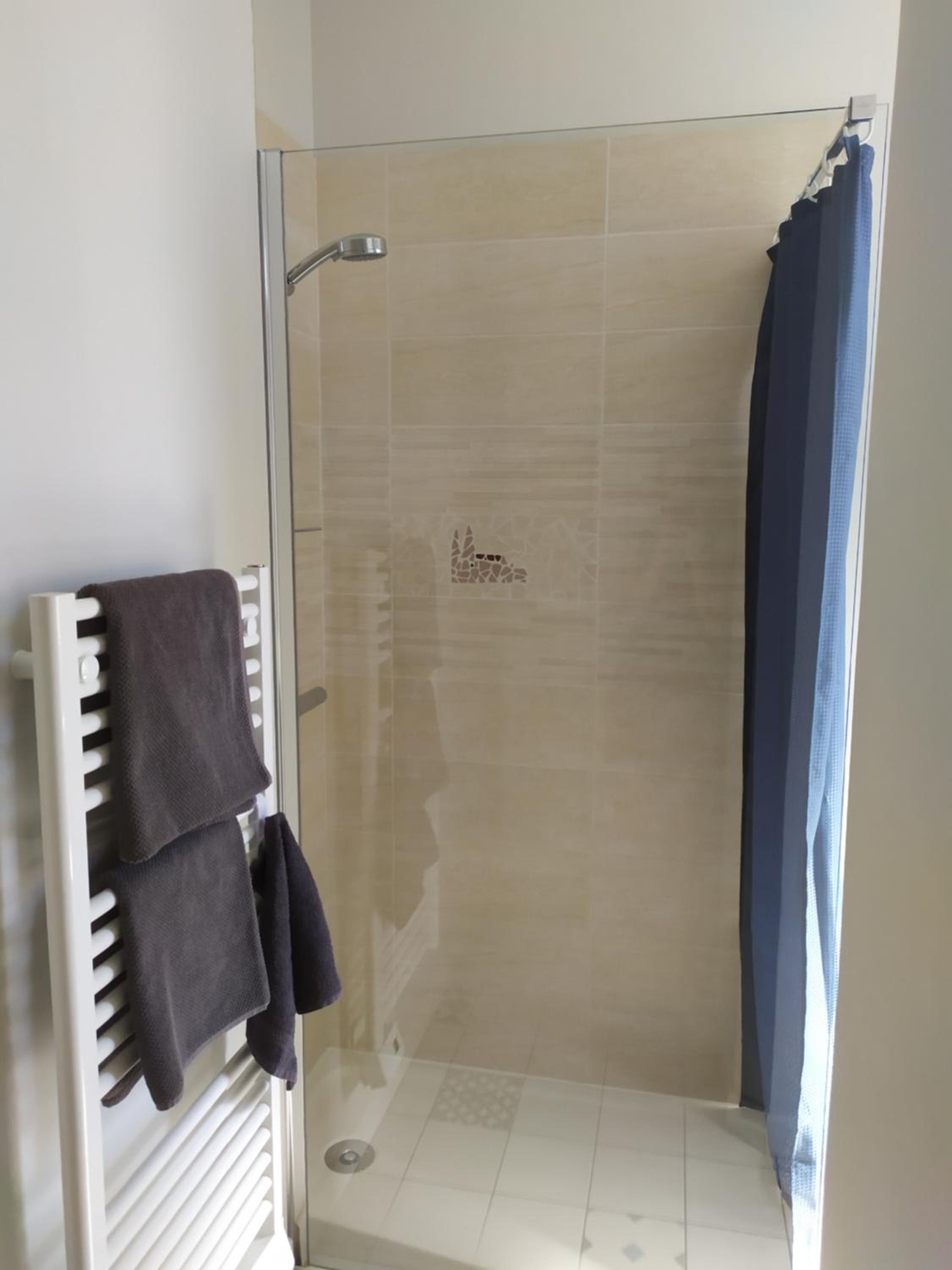 Family Room with Private Bathroom photo 3
