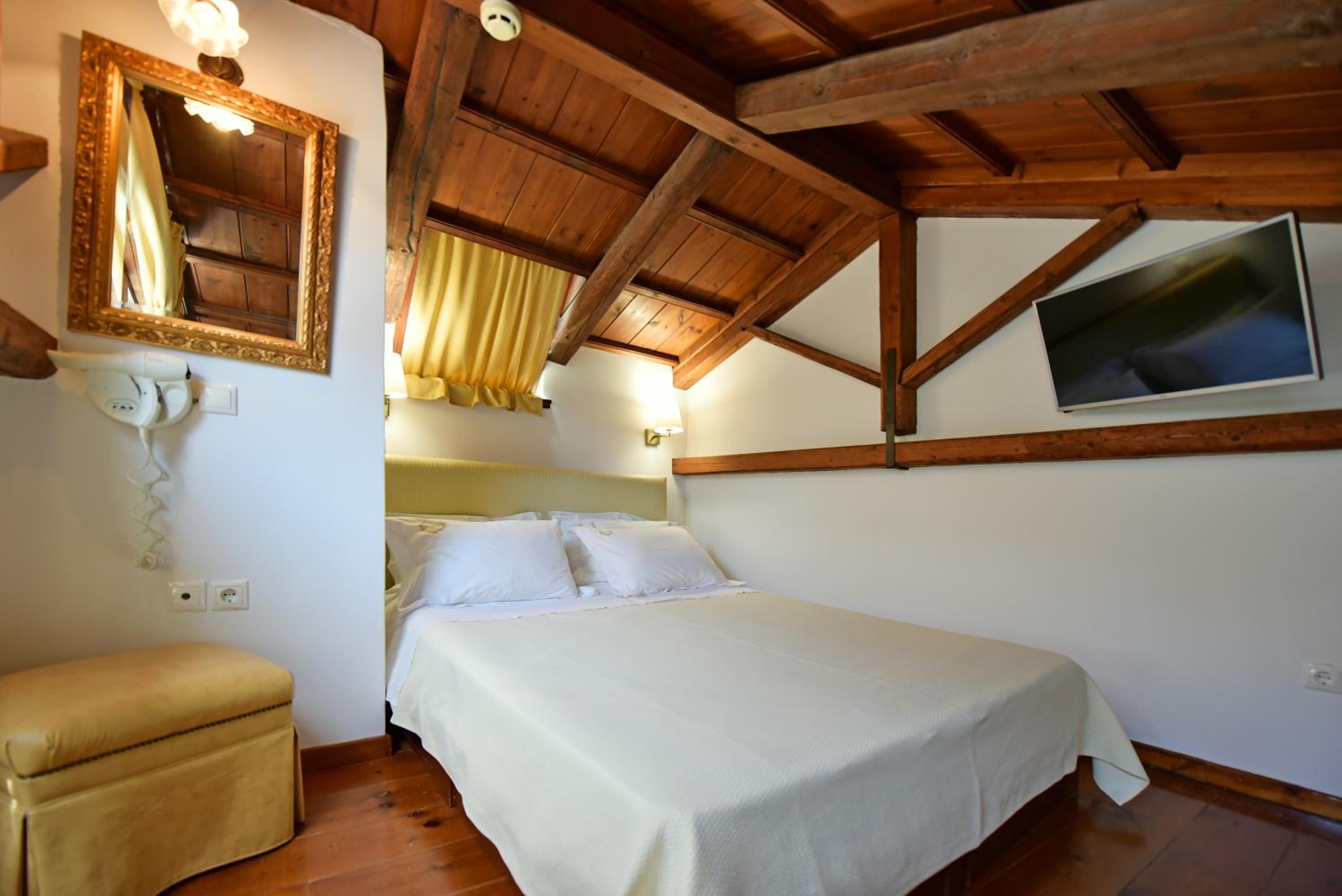 Deluxe Double Room with Balcony and Sea View photo 3