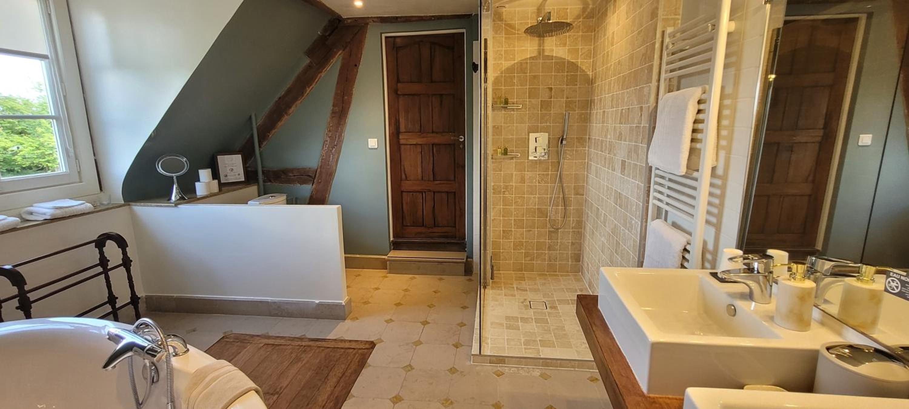 Double Room with Private Bathroom photo 3