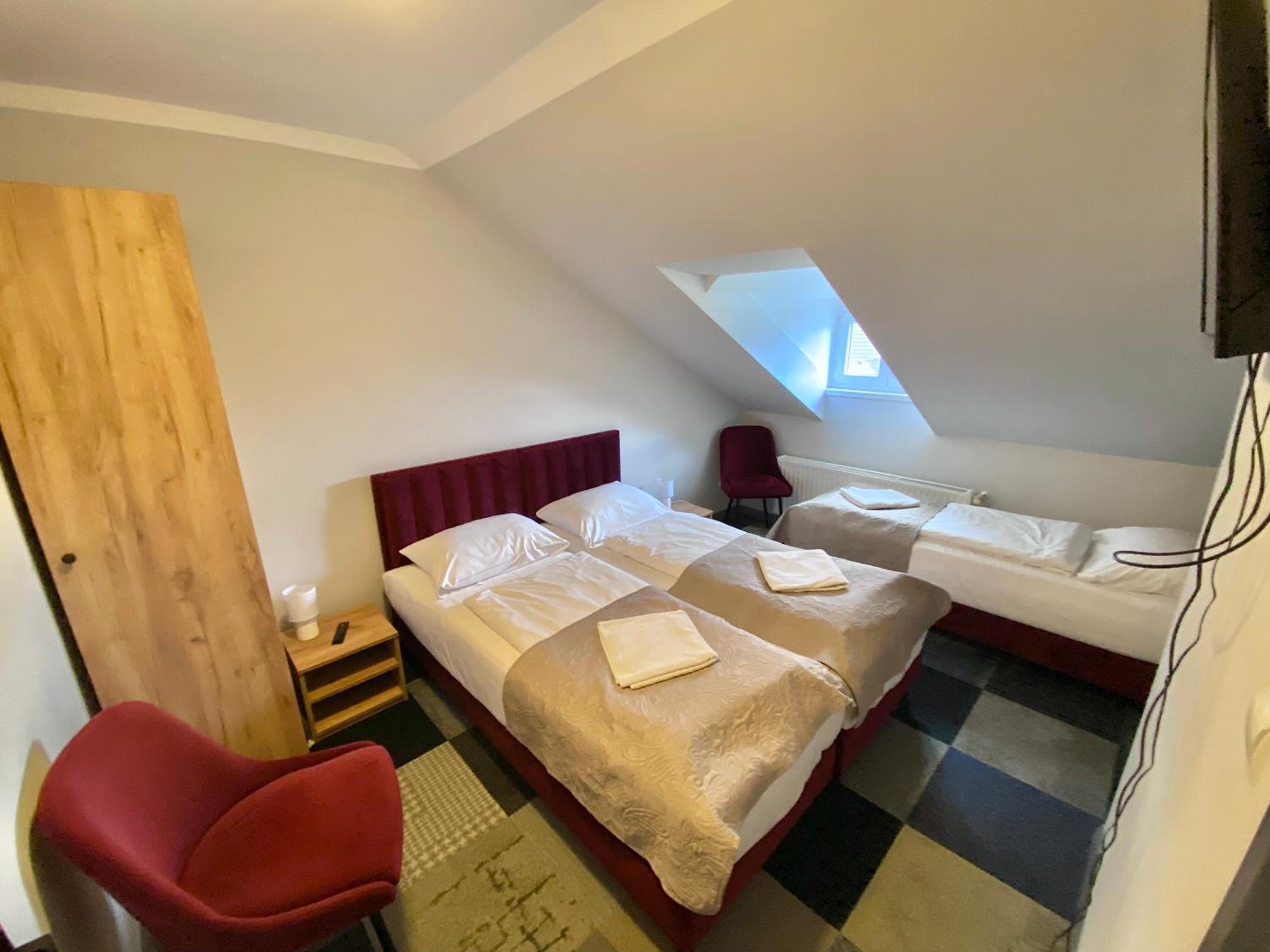 Two-Bedroom Apartment - Photo 2