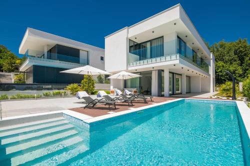 Superior Villa