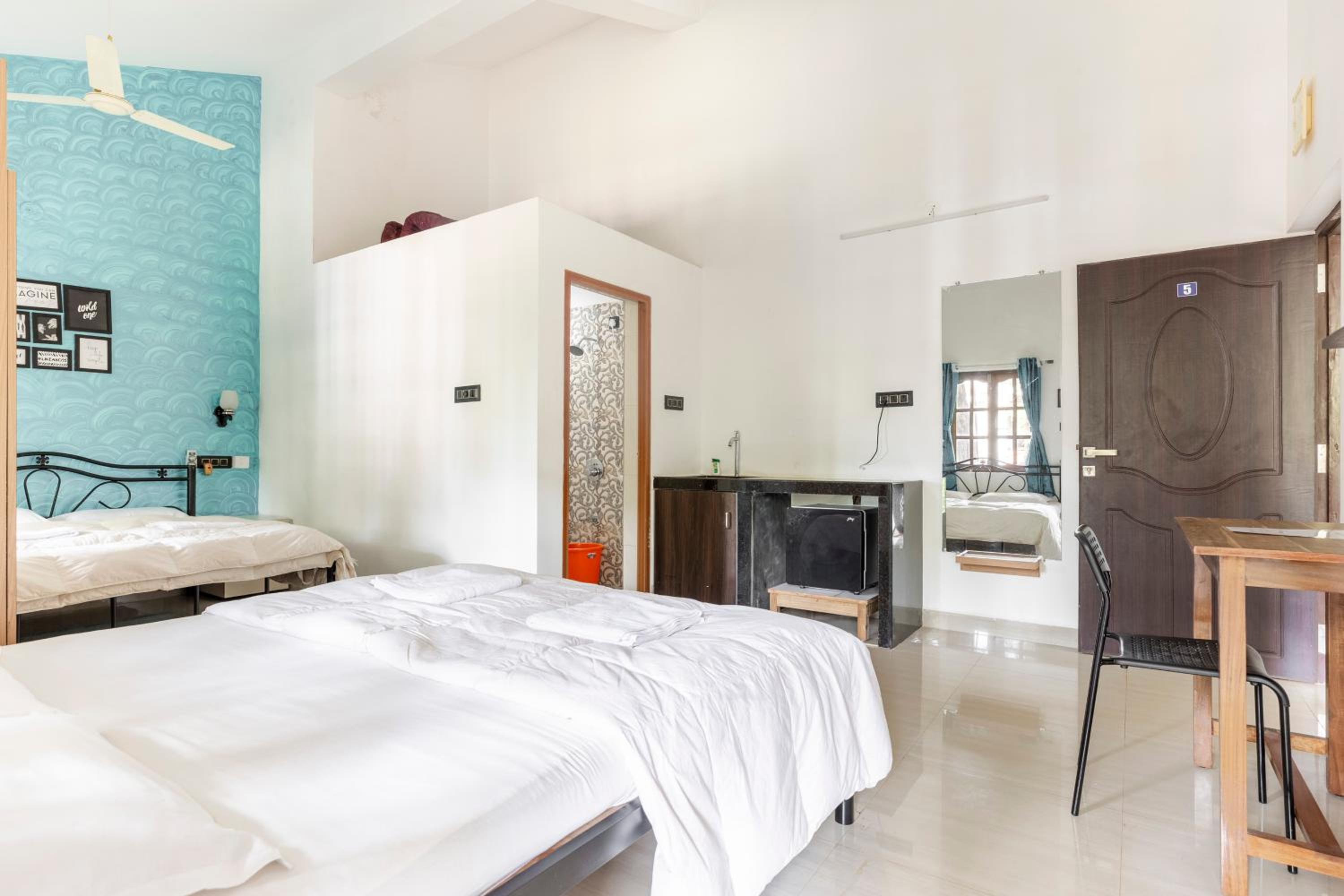 Deluxe Double Room with Balcony