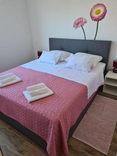 One-Bedroom Apartment - Photo 23