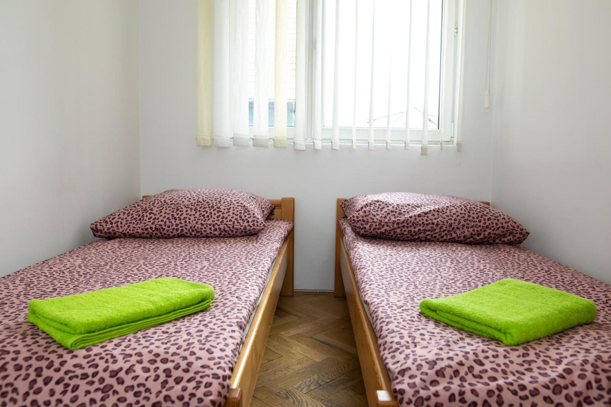 Triple Room with Private Bathroom - Photo 1