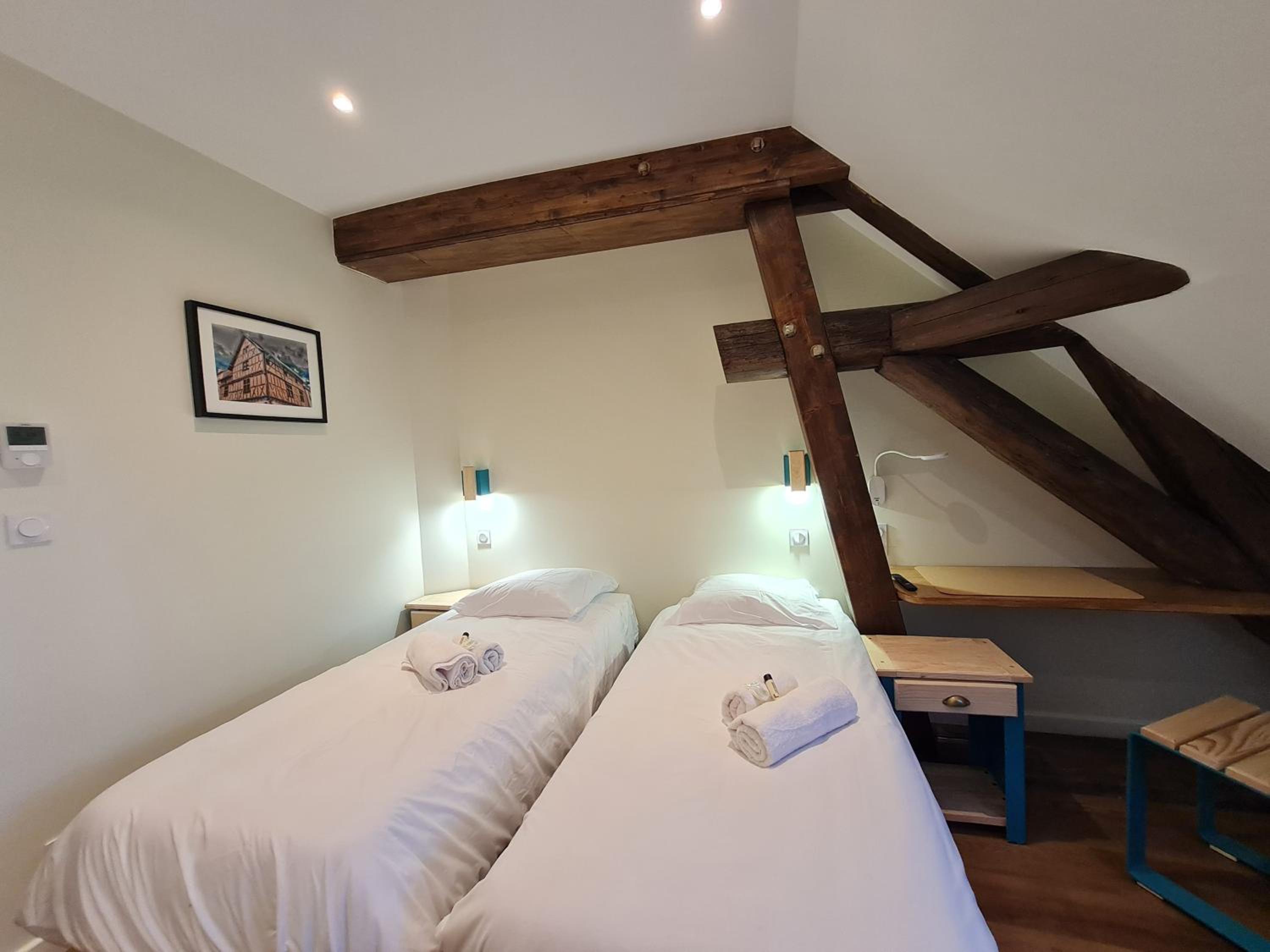 Double or Twin Room with Private Bathroom photo 1