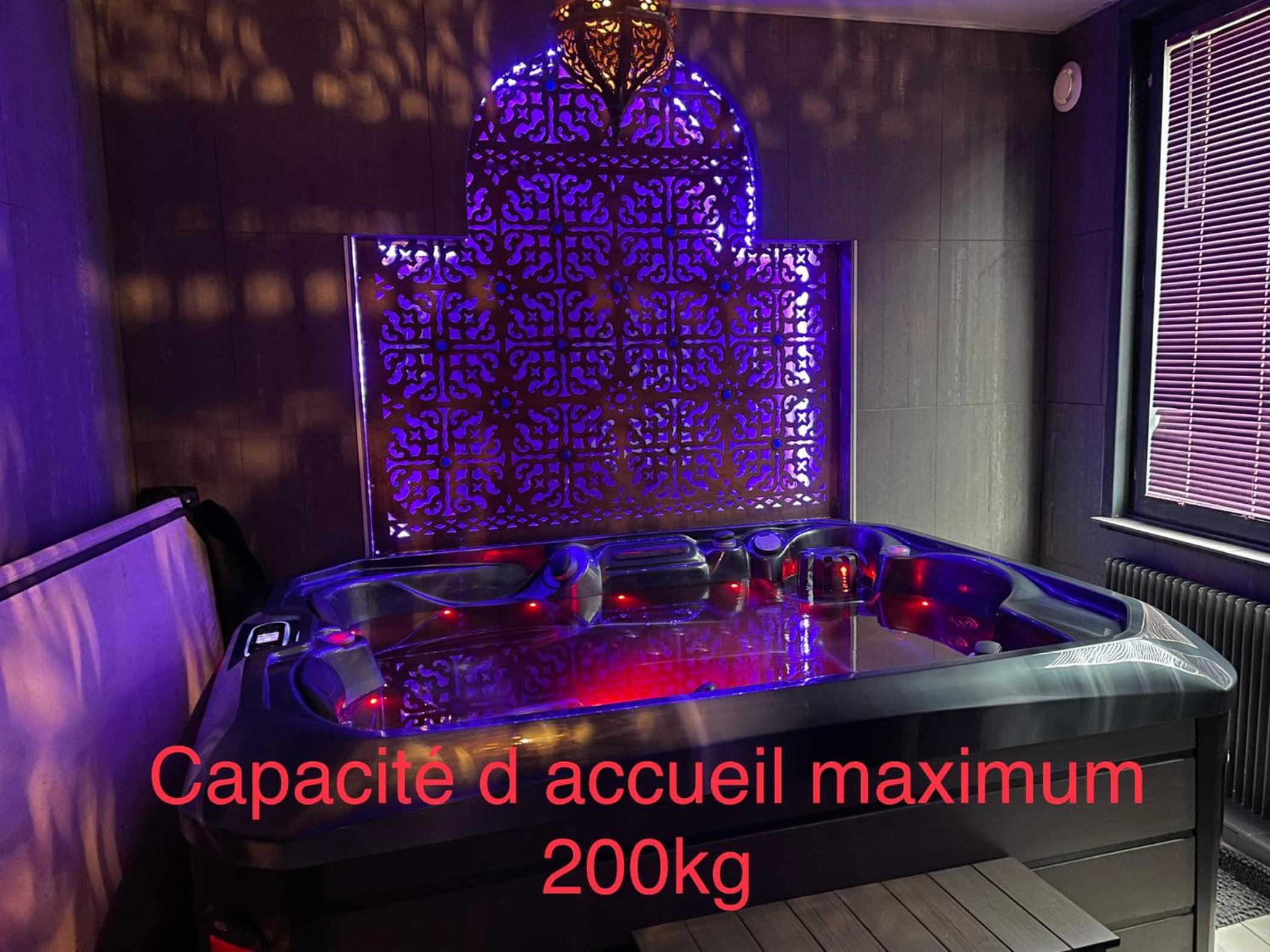 Deluxe Room - Photo 9