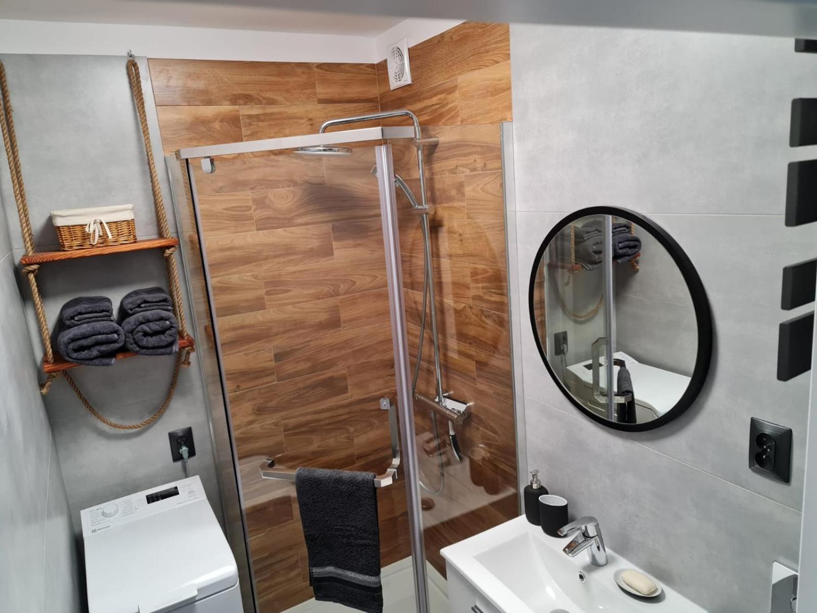 One-Bedroom Apartment - Photo 13