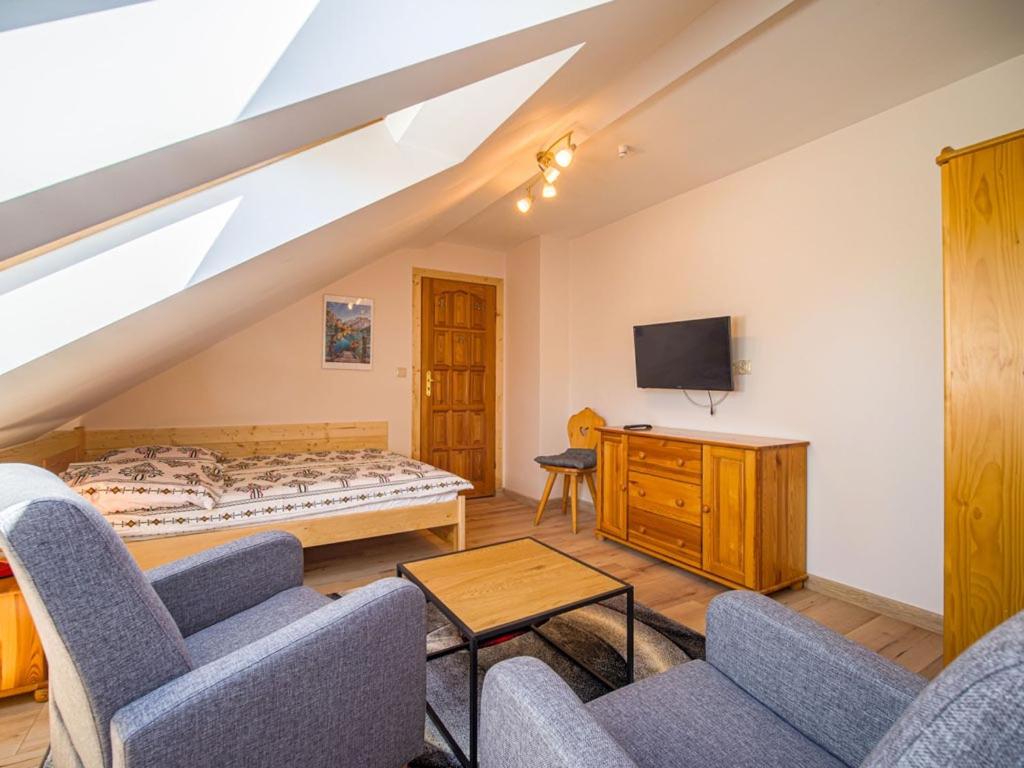 Triple Room with Private Bathroom