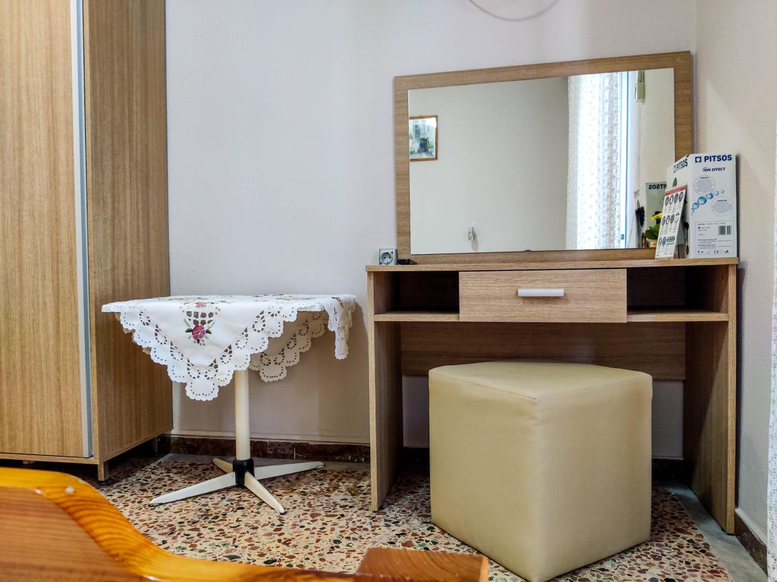 Double or Twin Room - Photo 3