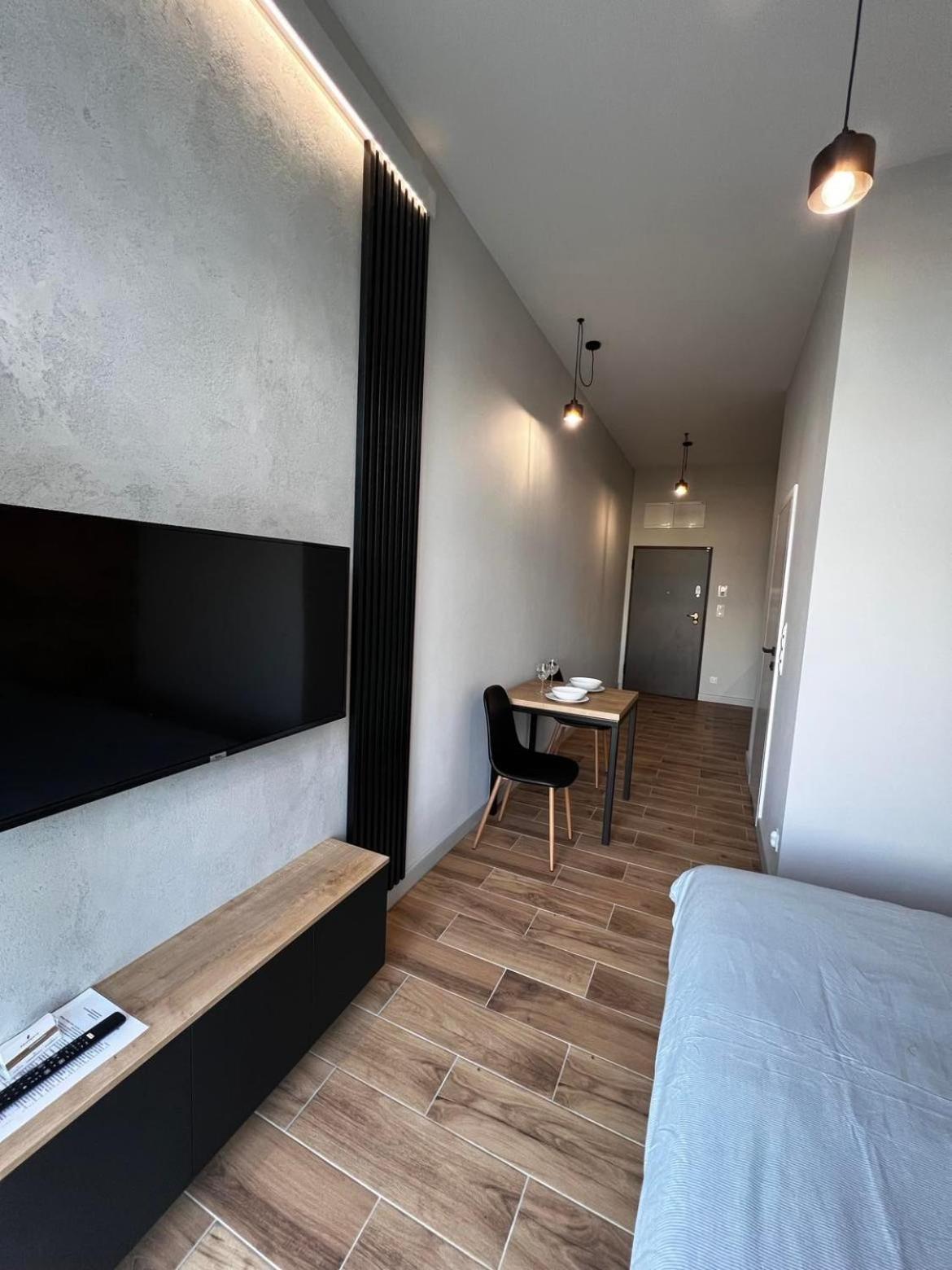 Apartment with Balcony photo 2