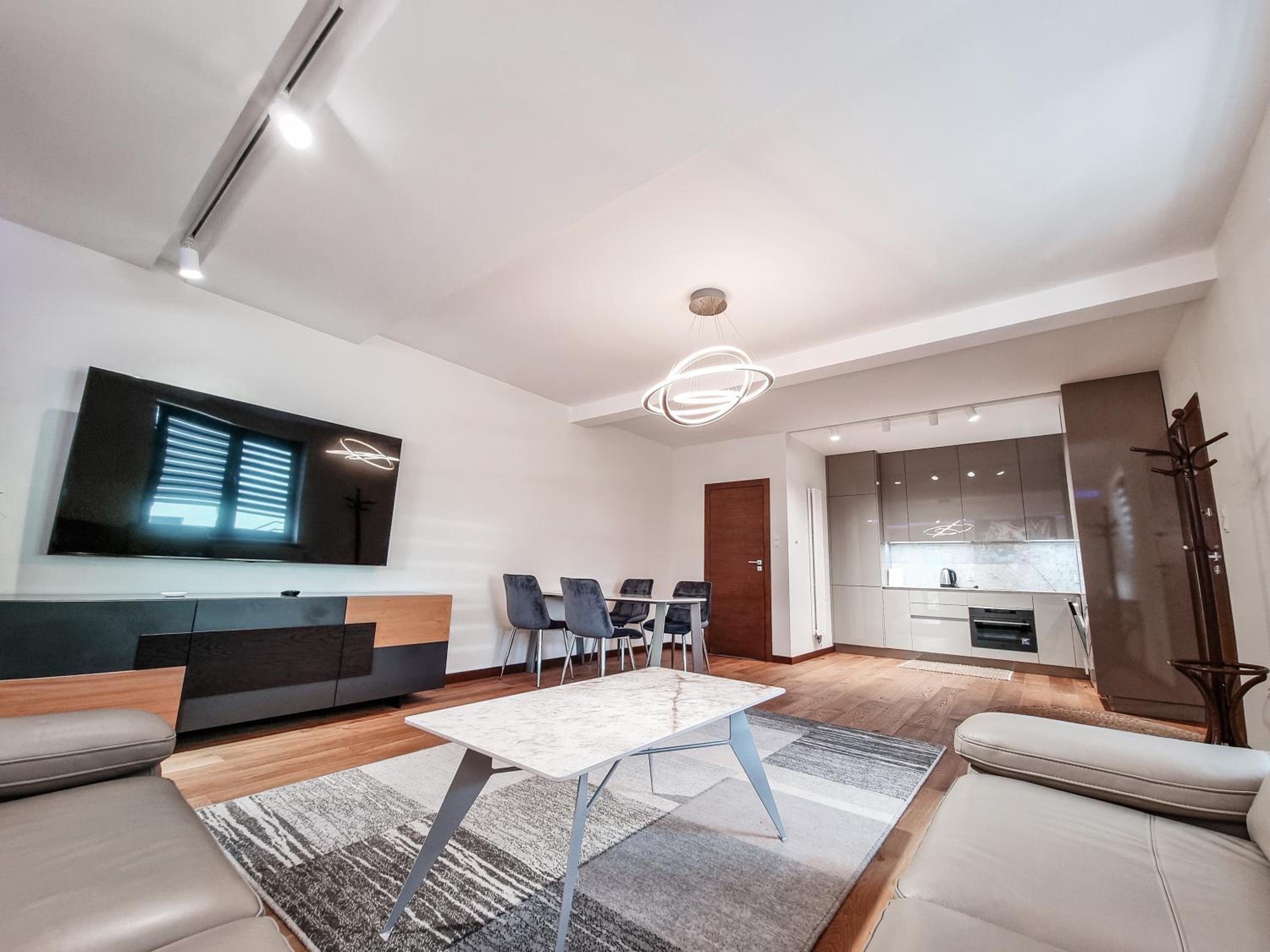 One-Bedroom Apartment - Photo 2