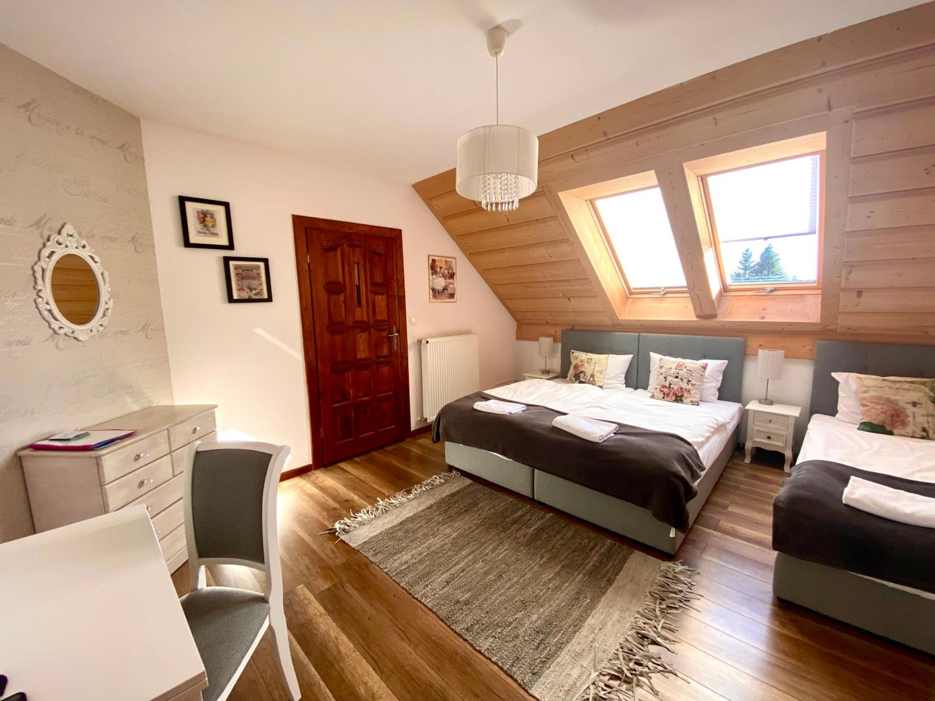 Triple Room with Private Bathroom