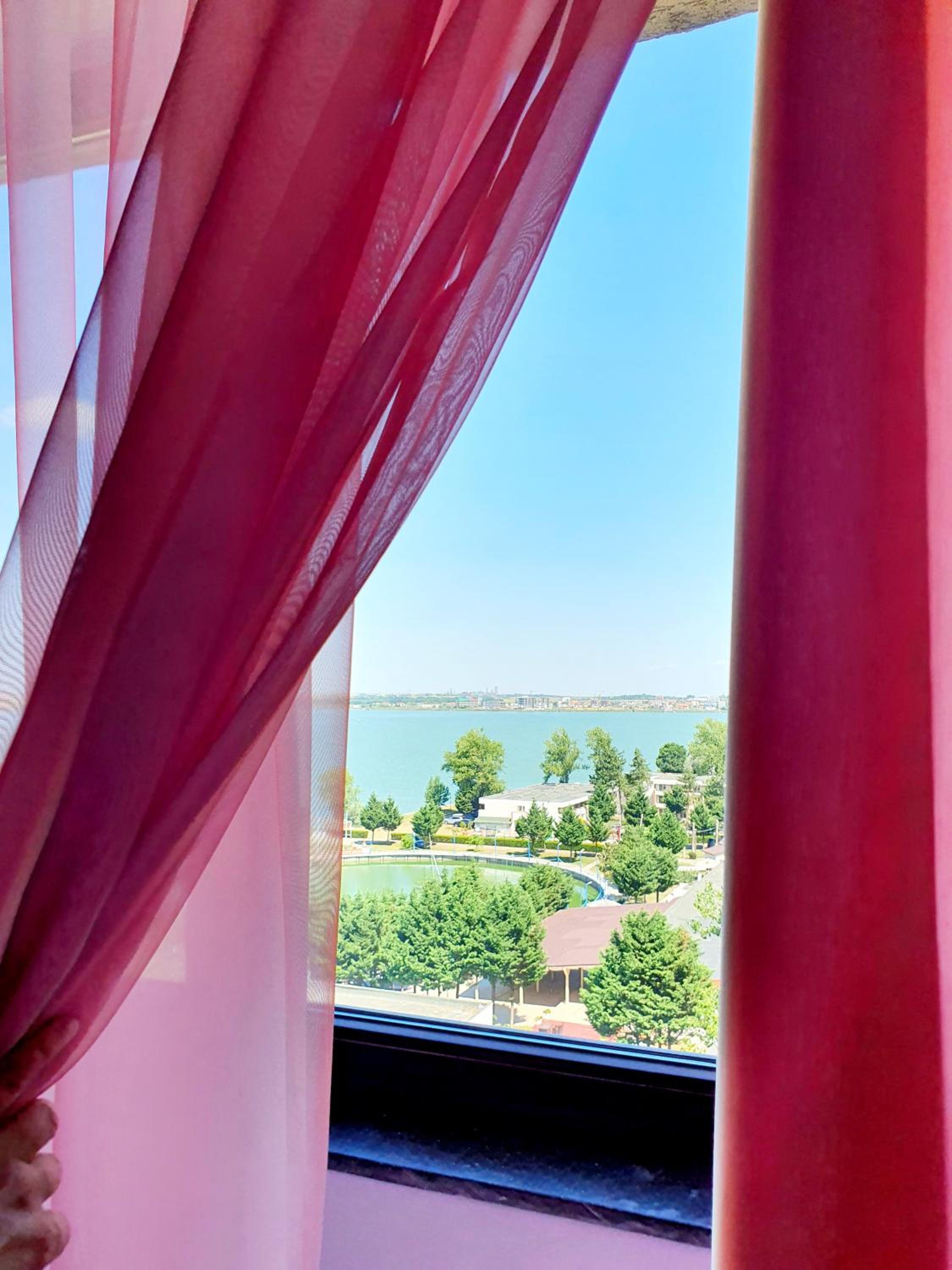Apartment with Sea View - Photo 5