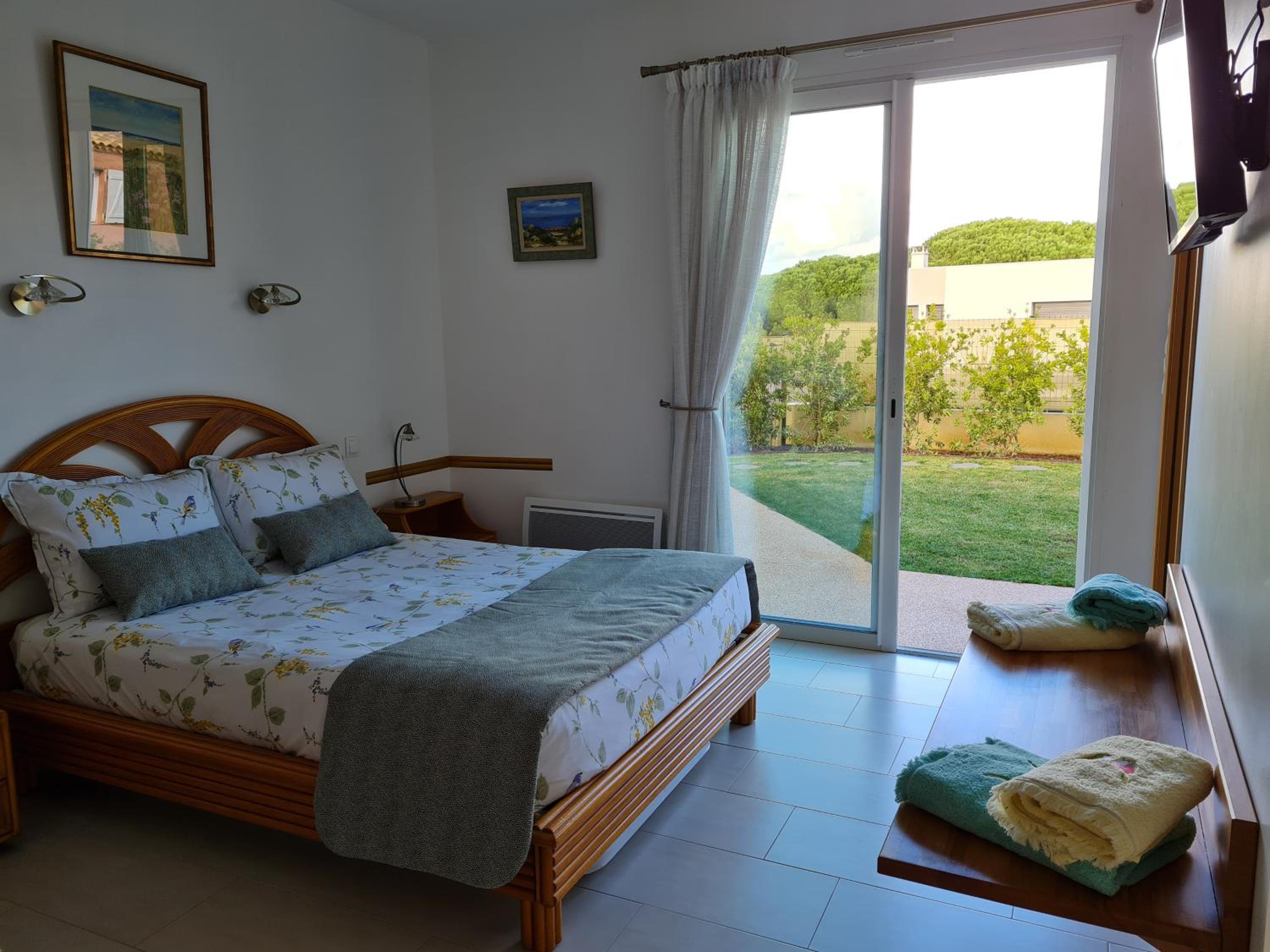 Double Room with Private Bathroom photo 1