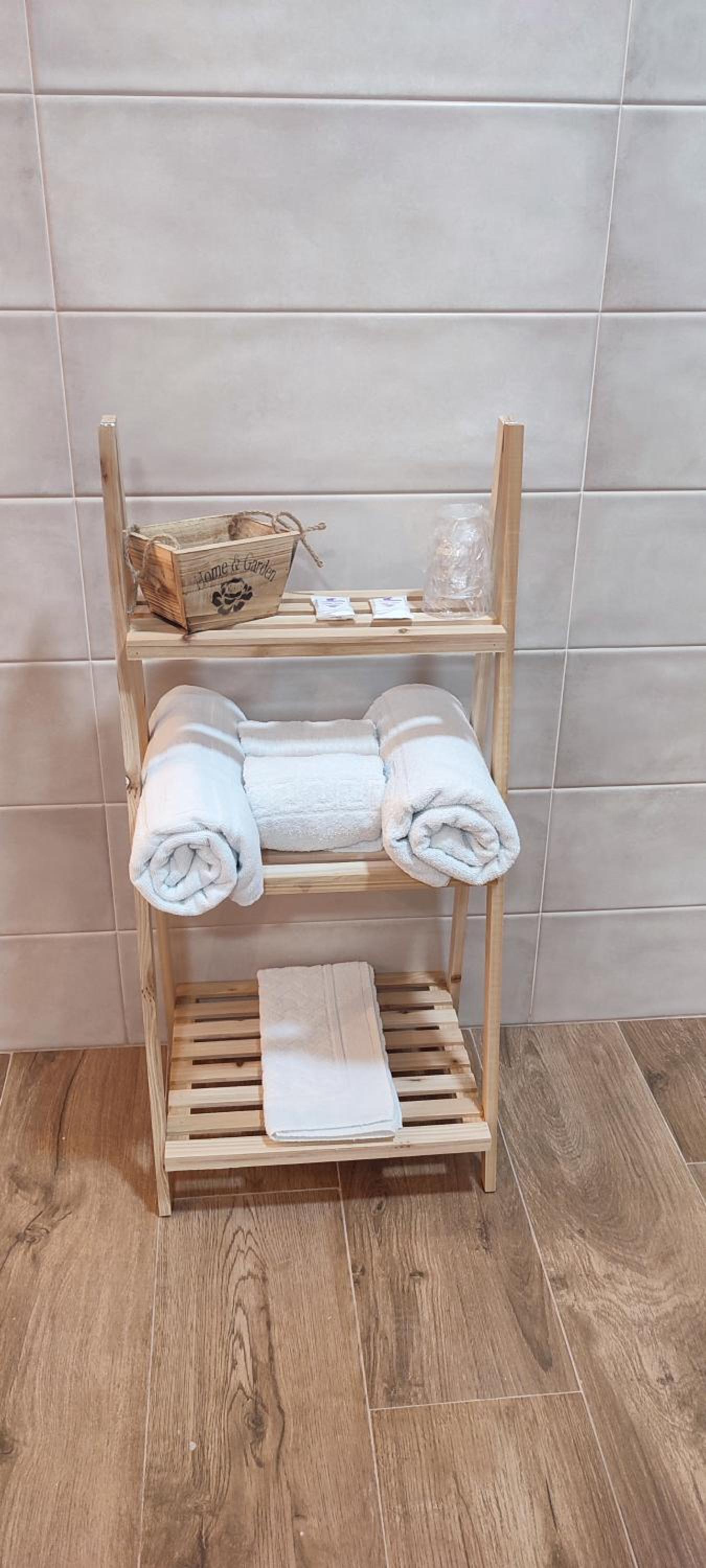 Queen Suite with Spa Bath photo 3
