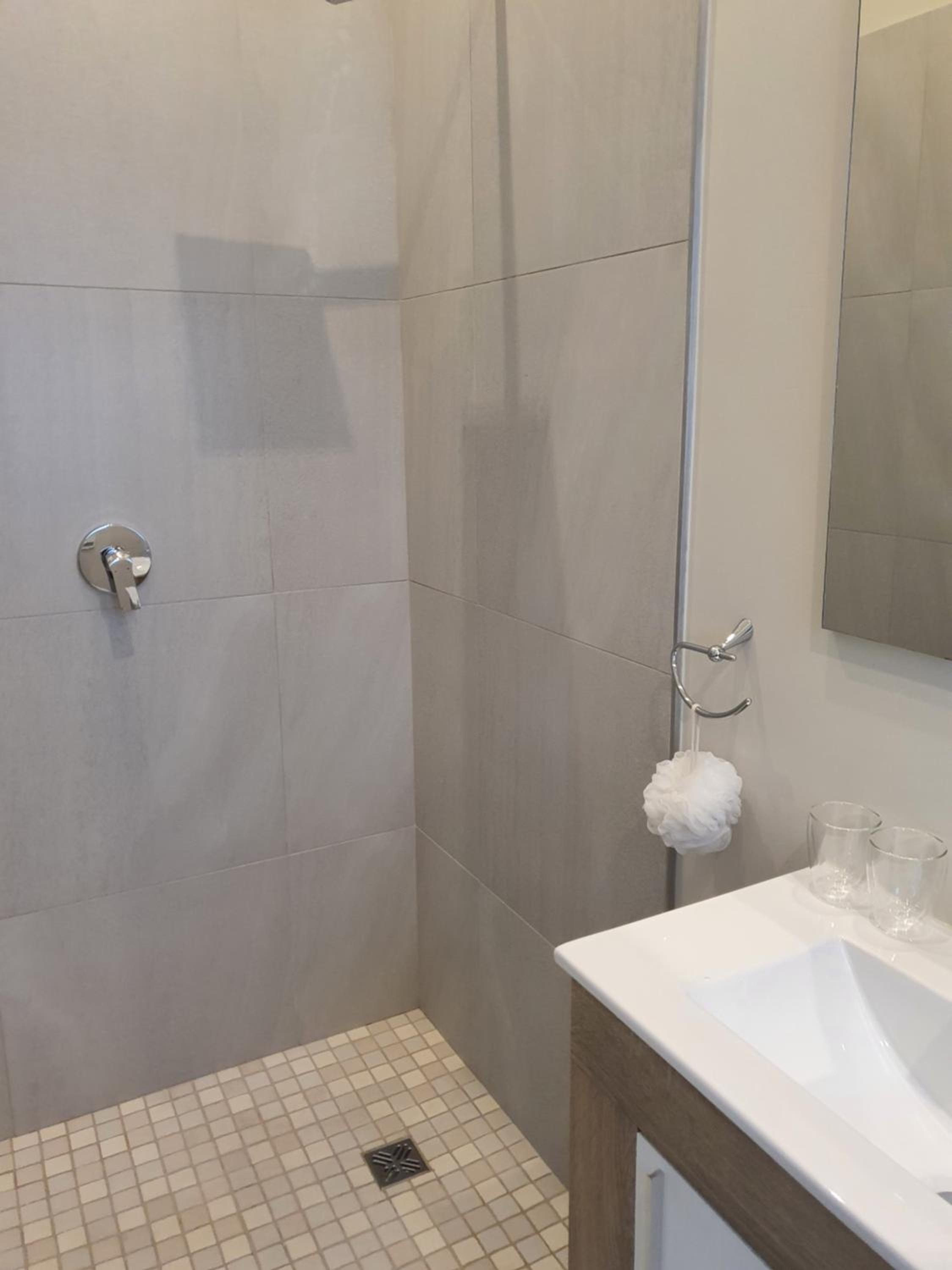 Deluxe Double Room with Shower photo 2