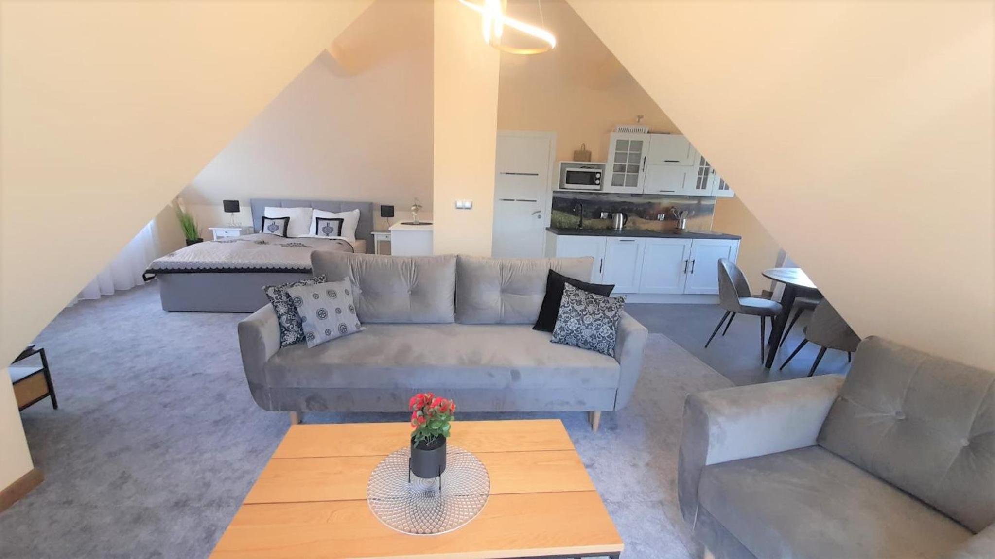 Apartment with Mountain View - Photo 1