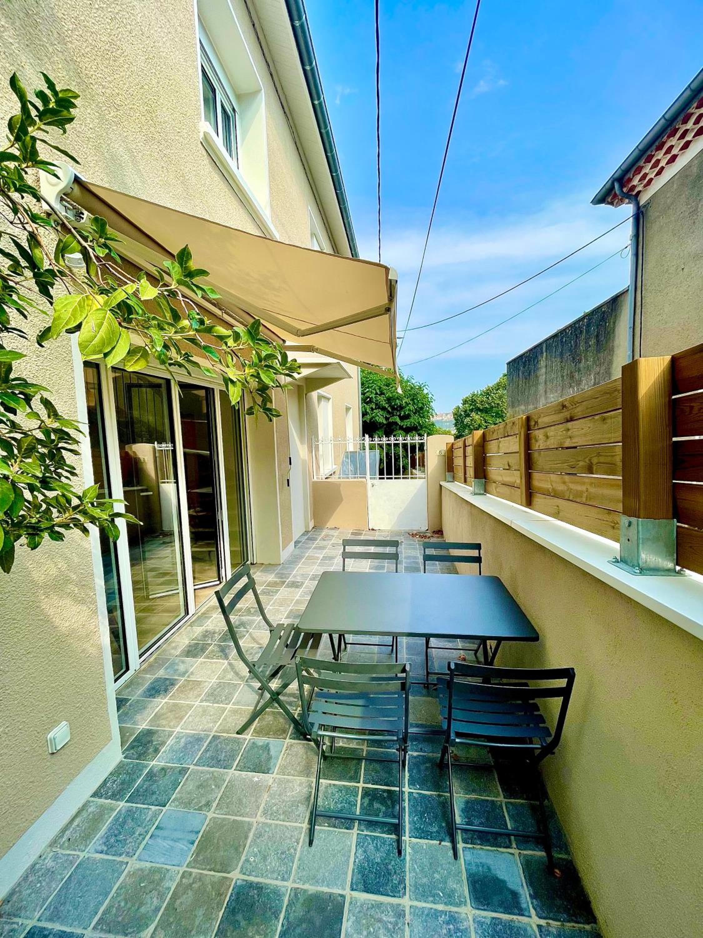 Apartment - Split Level