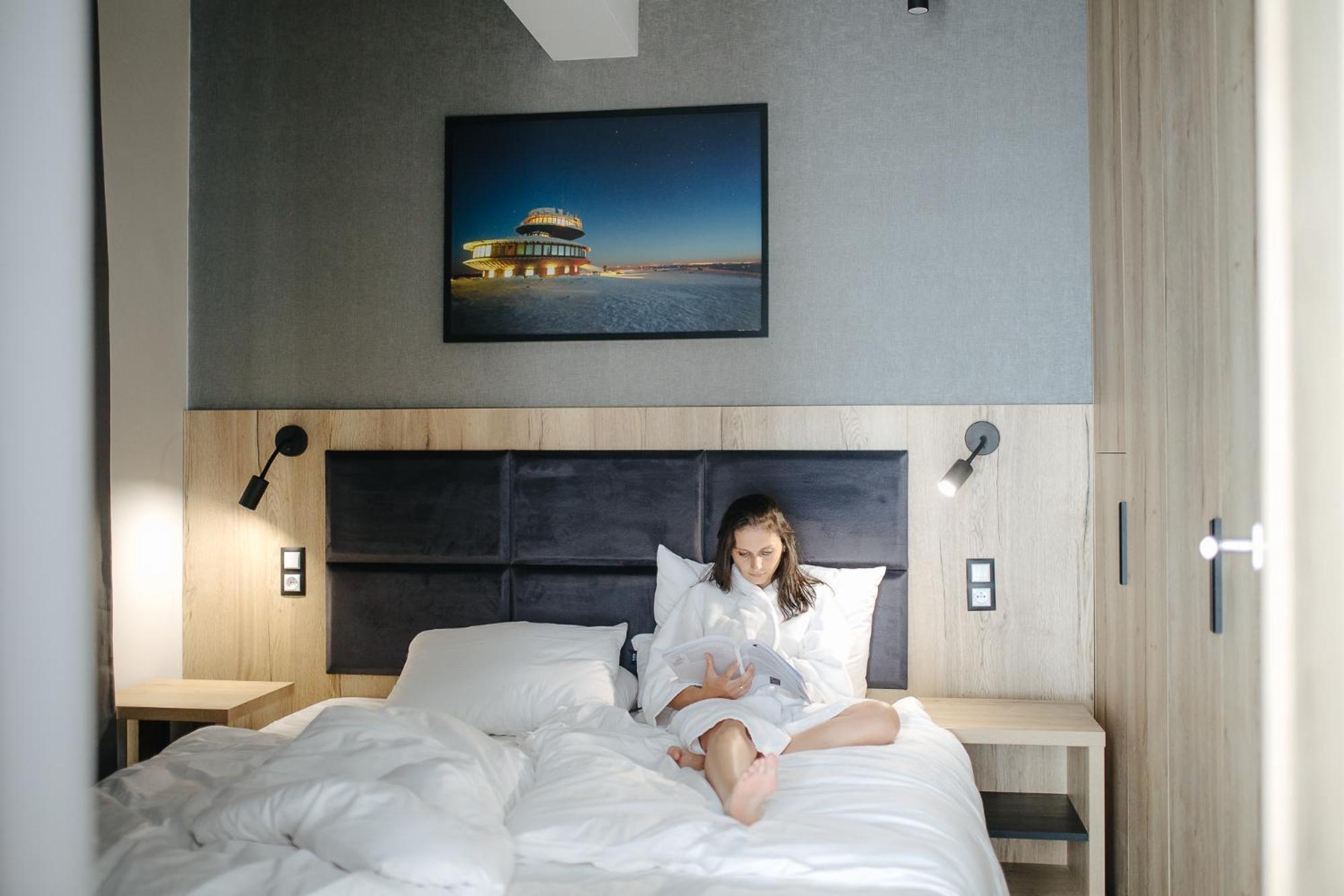 One-Bedroom Apartment - Photo 3