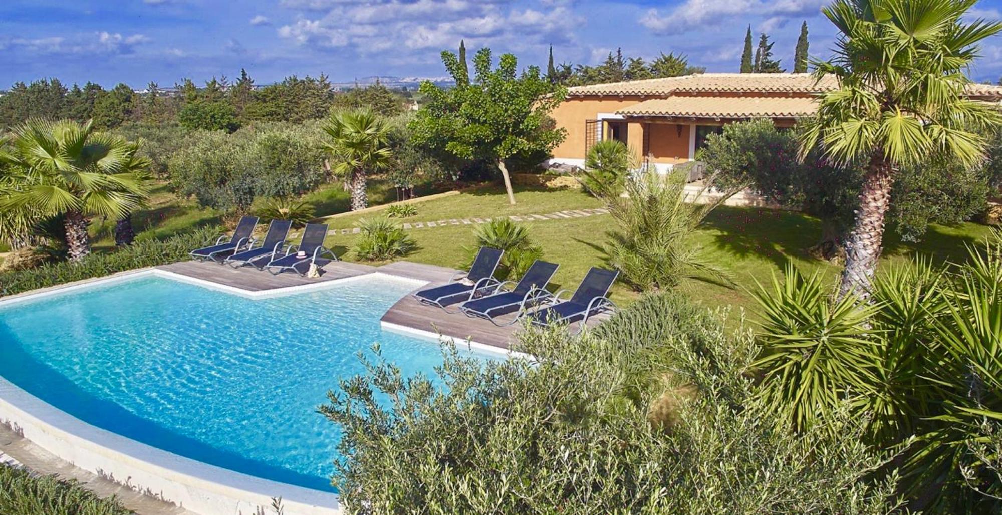 Villa photo 1