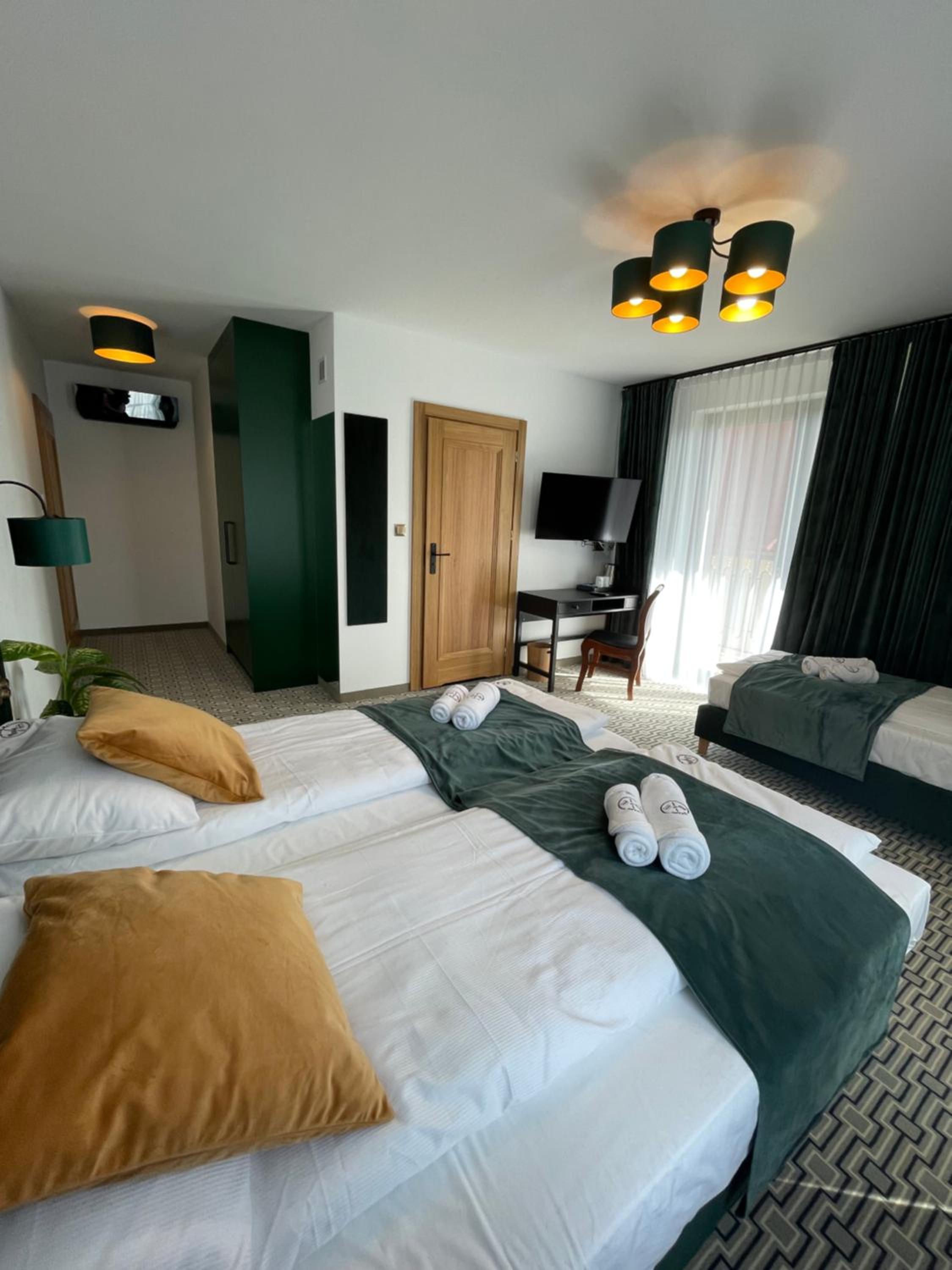 Triple Room with Private Bathroom - Photo 2