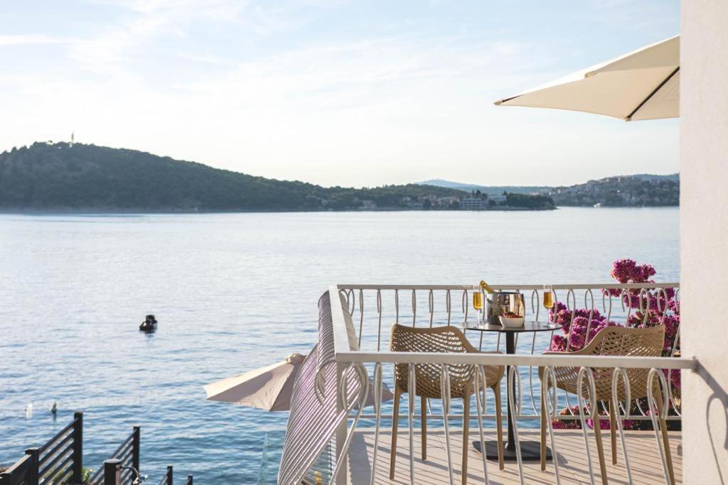 Villa - Beach Front
