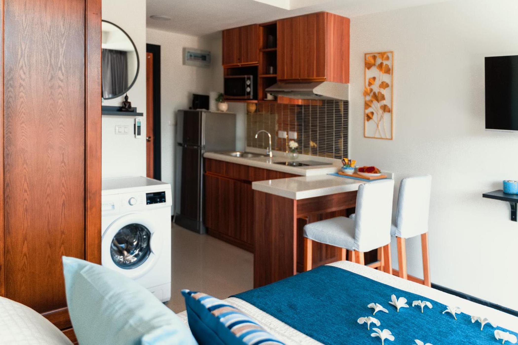 Apartment with Mountain View