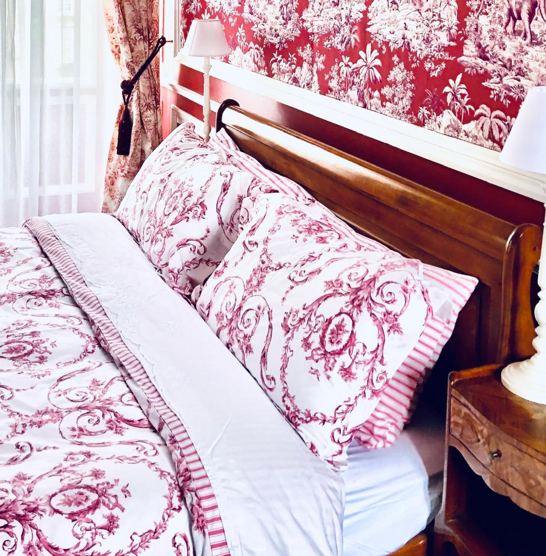 Deluxe King Suite - Photo 3