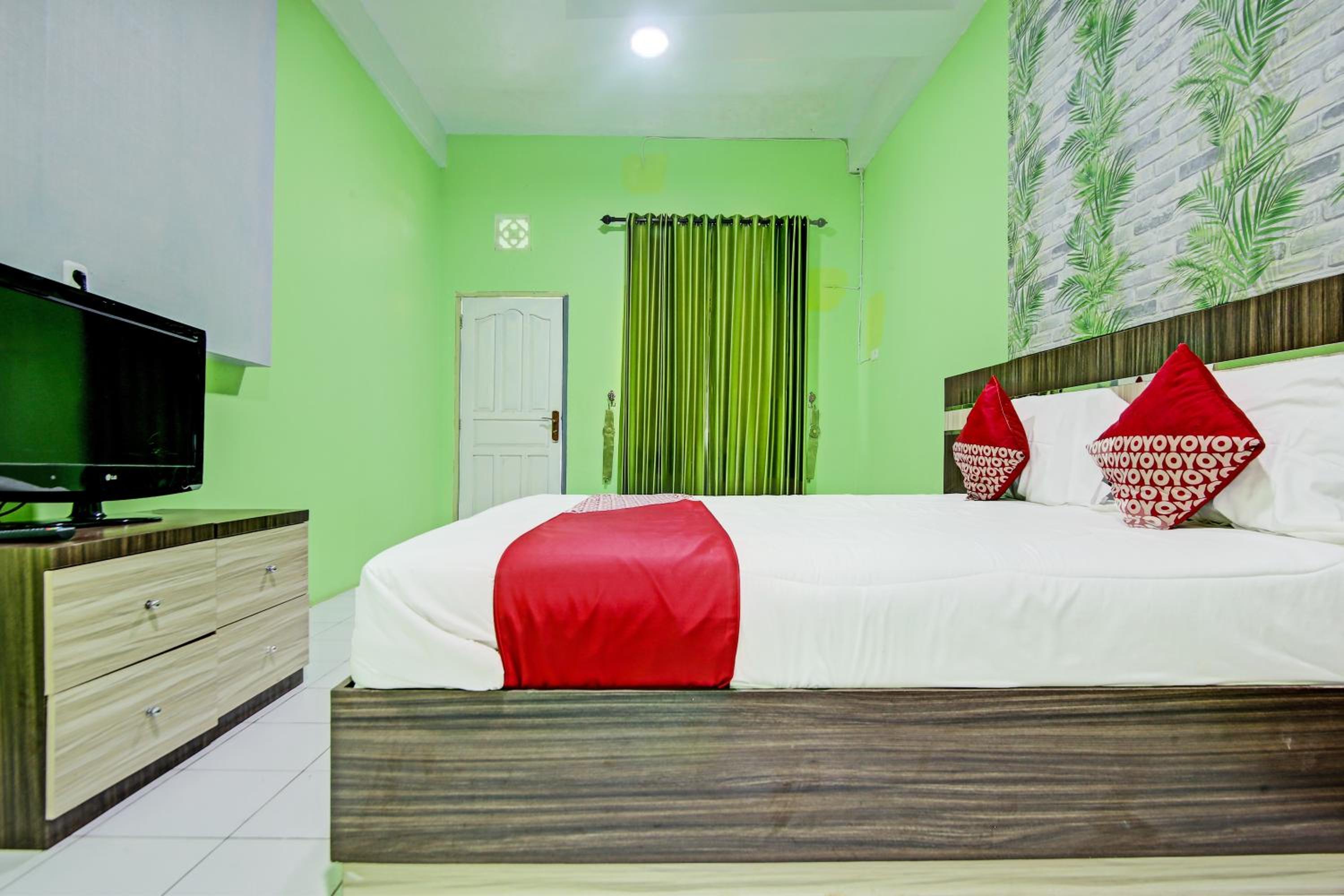 Deluxe King Room photo 2