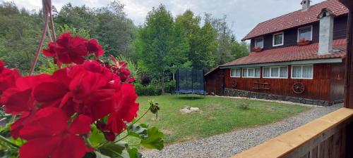 Three-Bedroom House - Photo 1