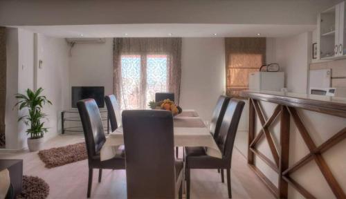 One-Bedroom Apartment with Terrace and Sea View photo 1