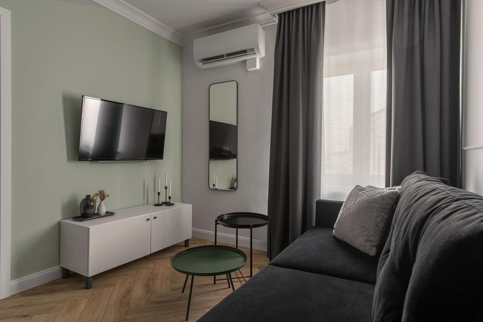 One-Bedroom Apartment photo 2