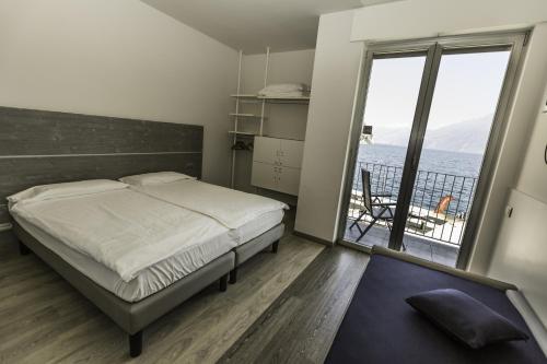 Standard Room with Lake View photo 1