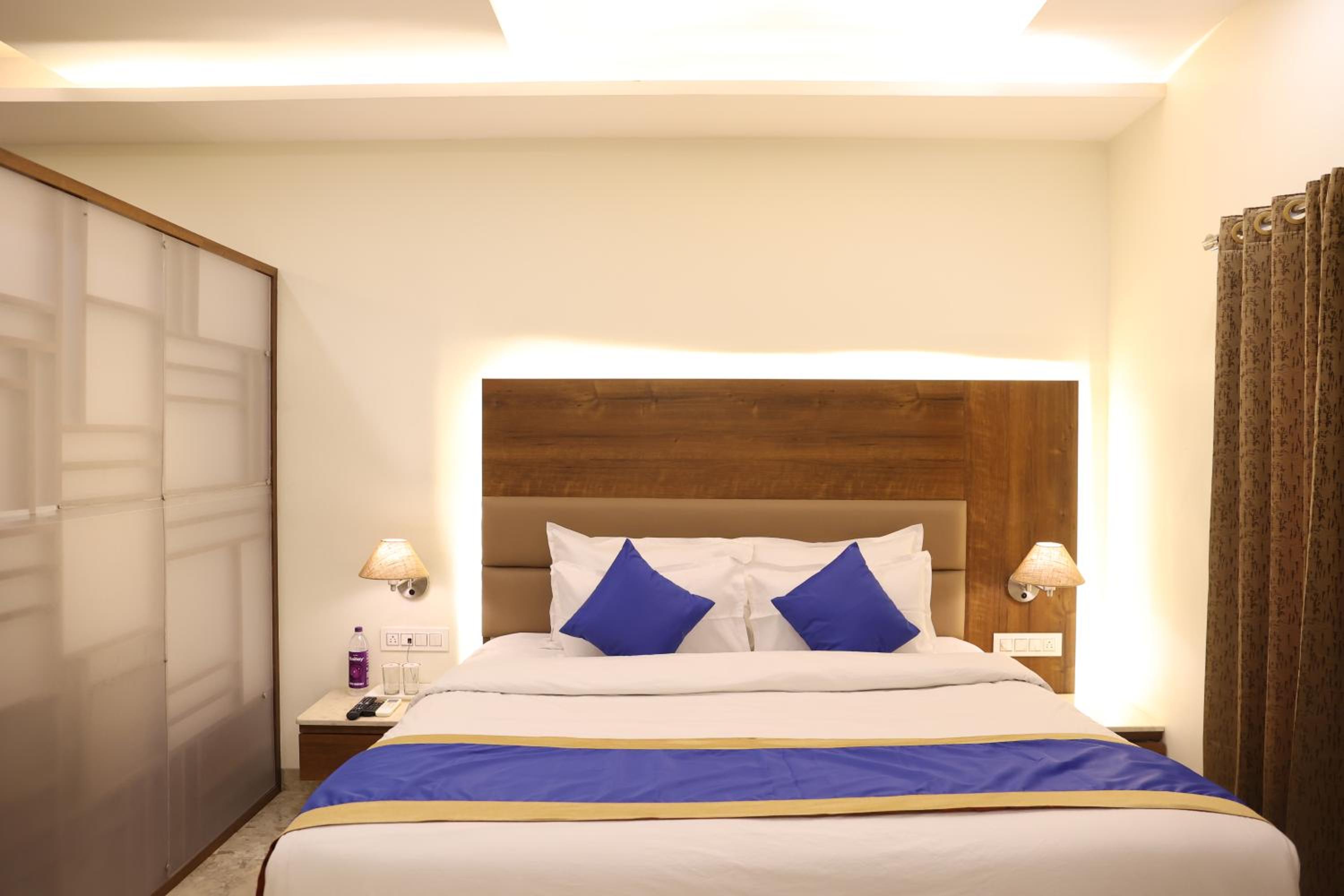 Queen Room photo 1