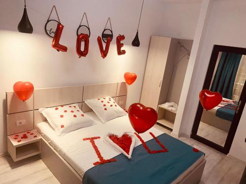 Double Room with Balcony - Photo 13